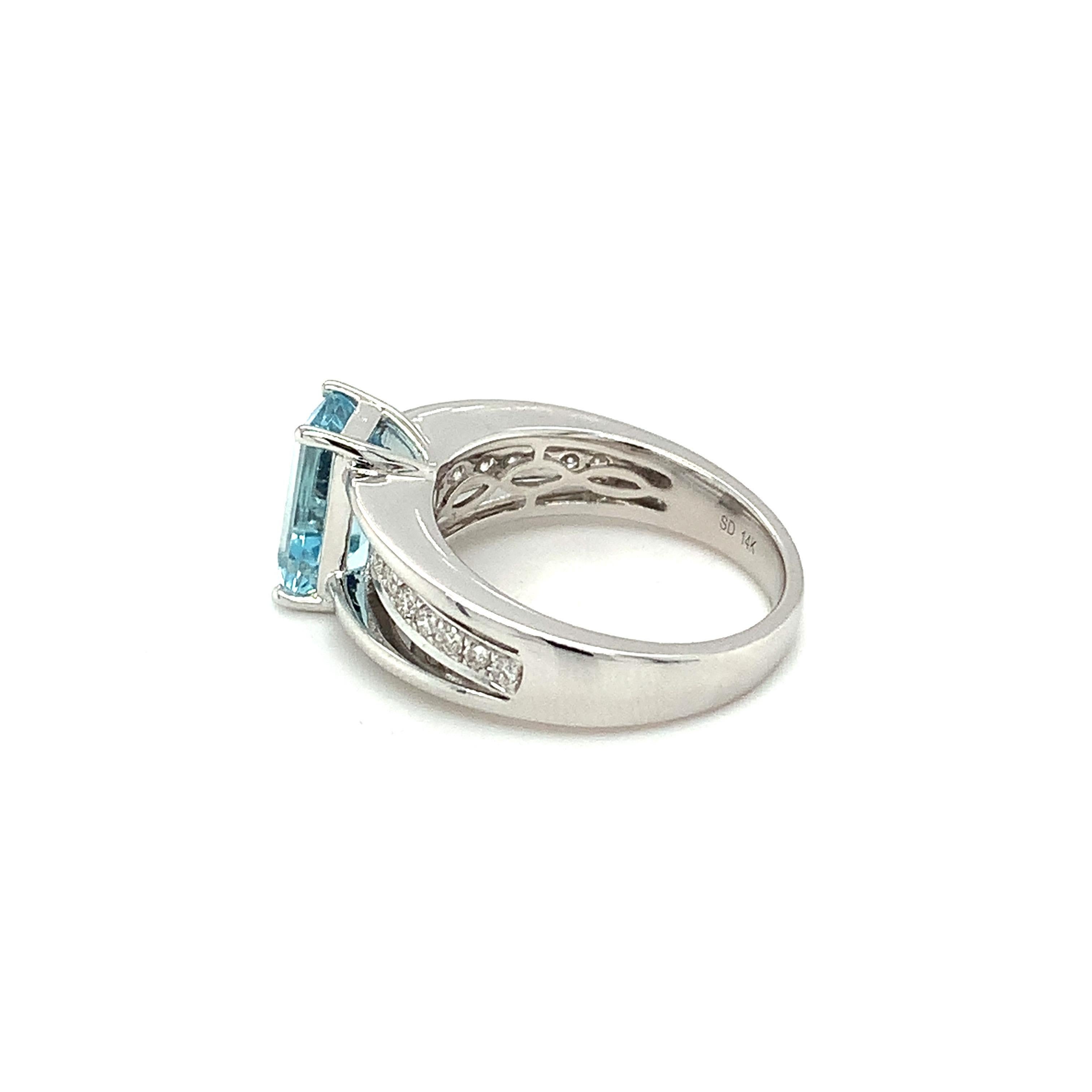 1.8 Carat Aquamarine Diamond White Gold Ring  For Sale 2