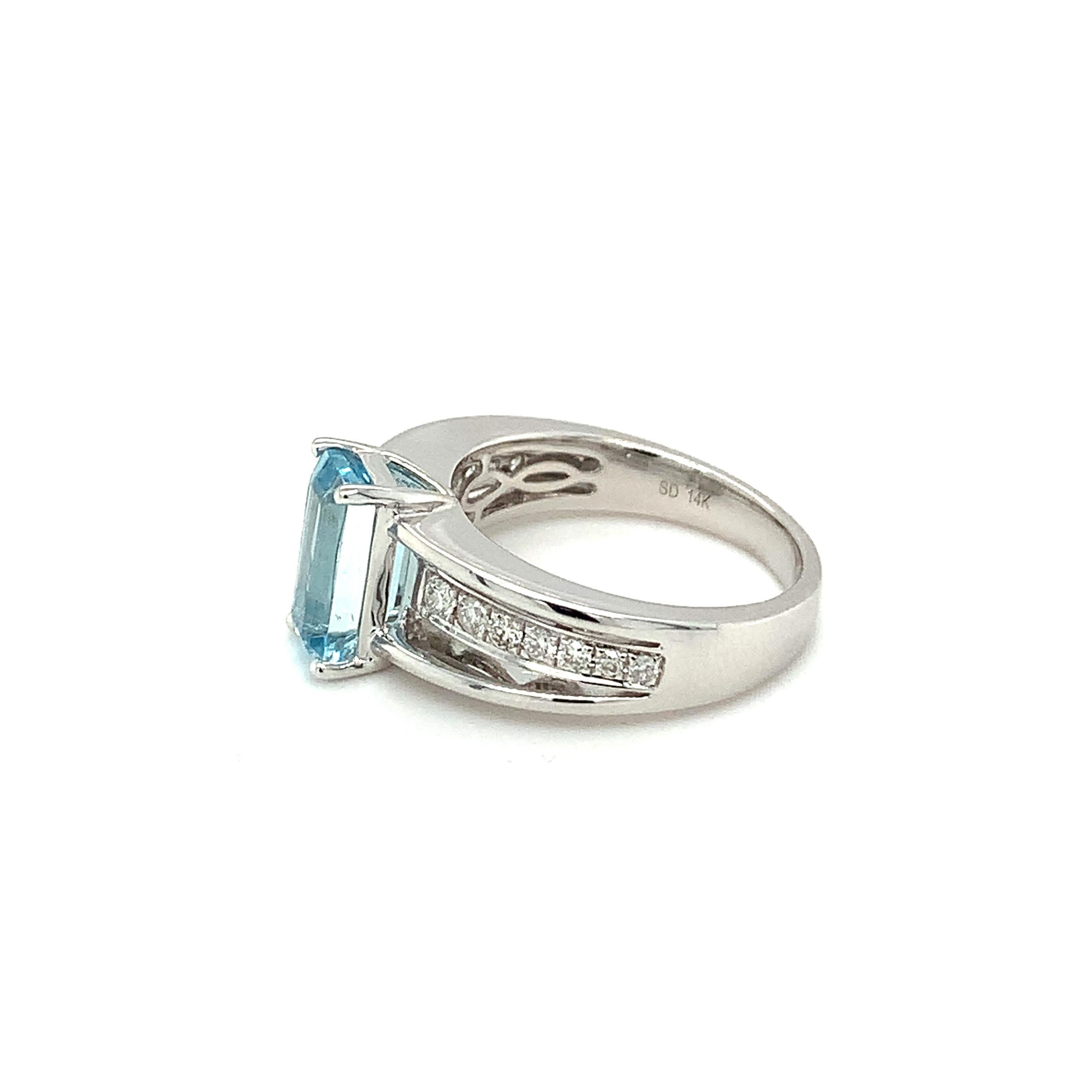 1.8 Carat Aquamarine Diamond White Gold Ring  For Sale 3