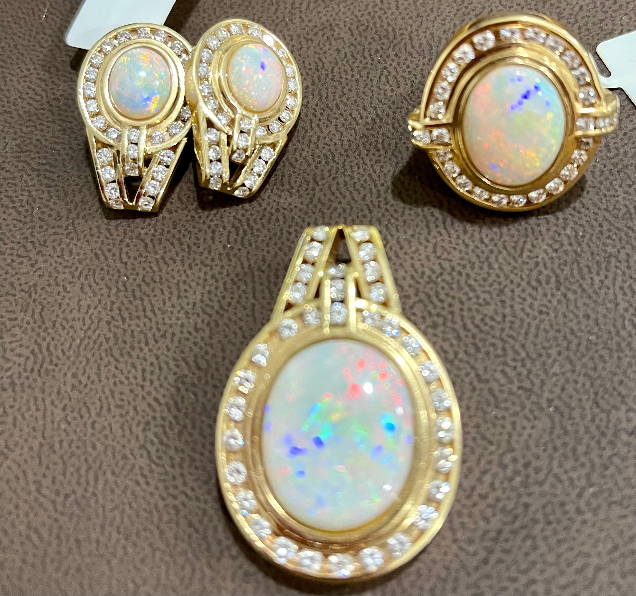 Women's 18 Carat Australian Opal and 4.57 Carat Diamond Pendant/Necklace/Ring 14K Gold