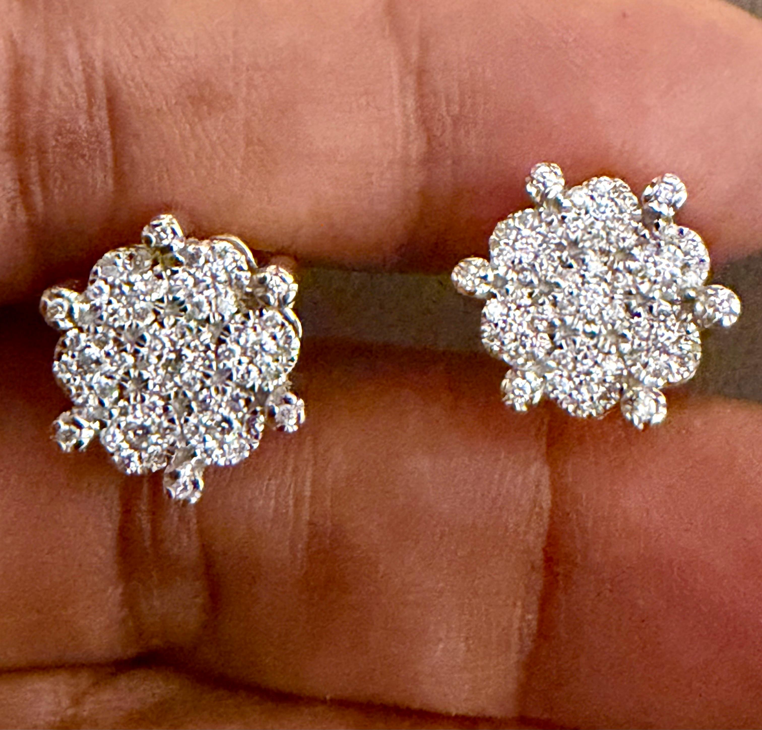 1,8 carati, orecchini a grappolo in oro giallo 18 carati, grande valore 5,3 gm In condizioni ottime in vendita a New York, NY