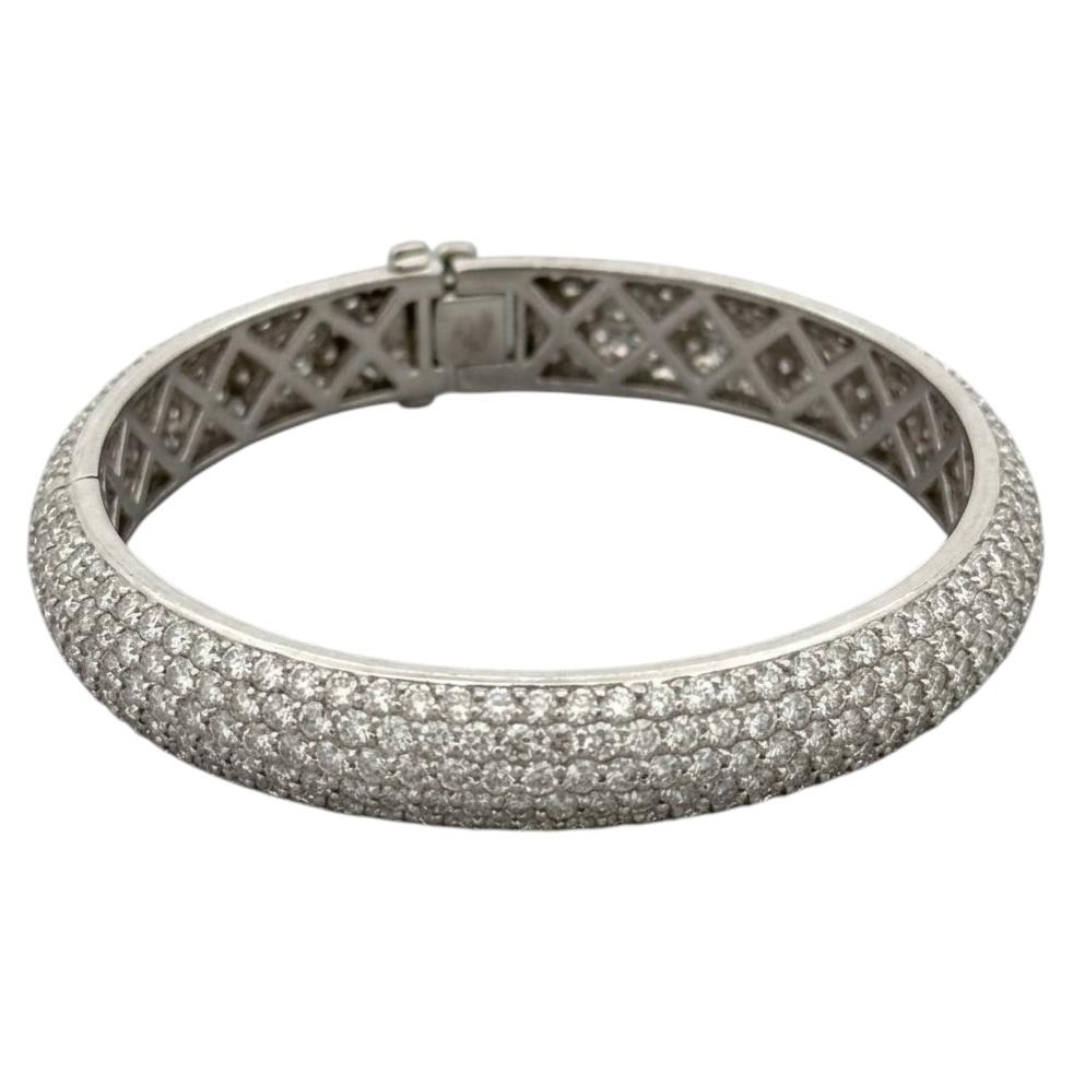Bracciale rigido con diamanti a 18 carati in oro bianco 14k in vendita