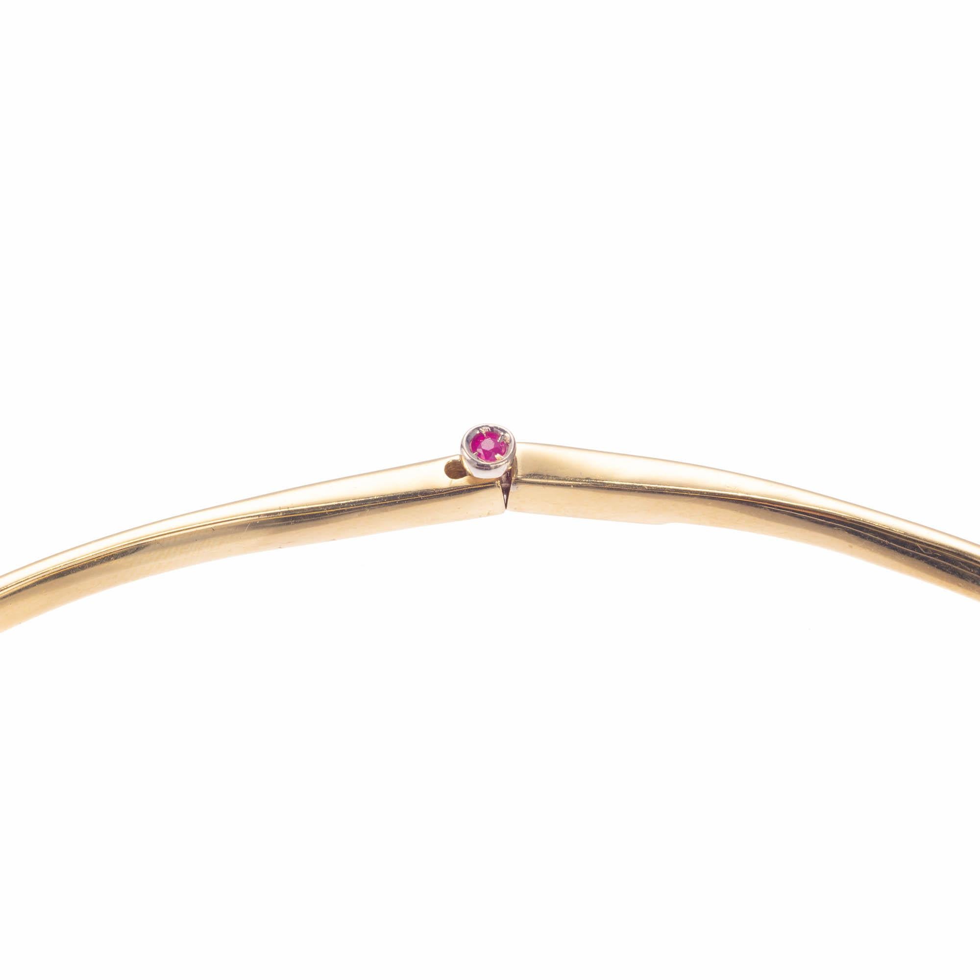 .18 Carat Diamond Ruby Yellow Gold Wire Necklace In Good Condition In Stamford, CT