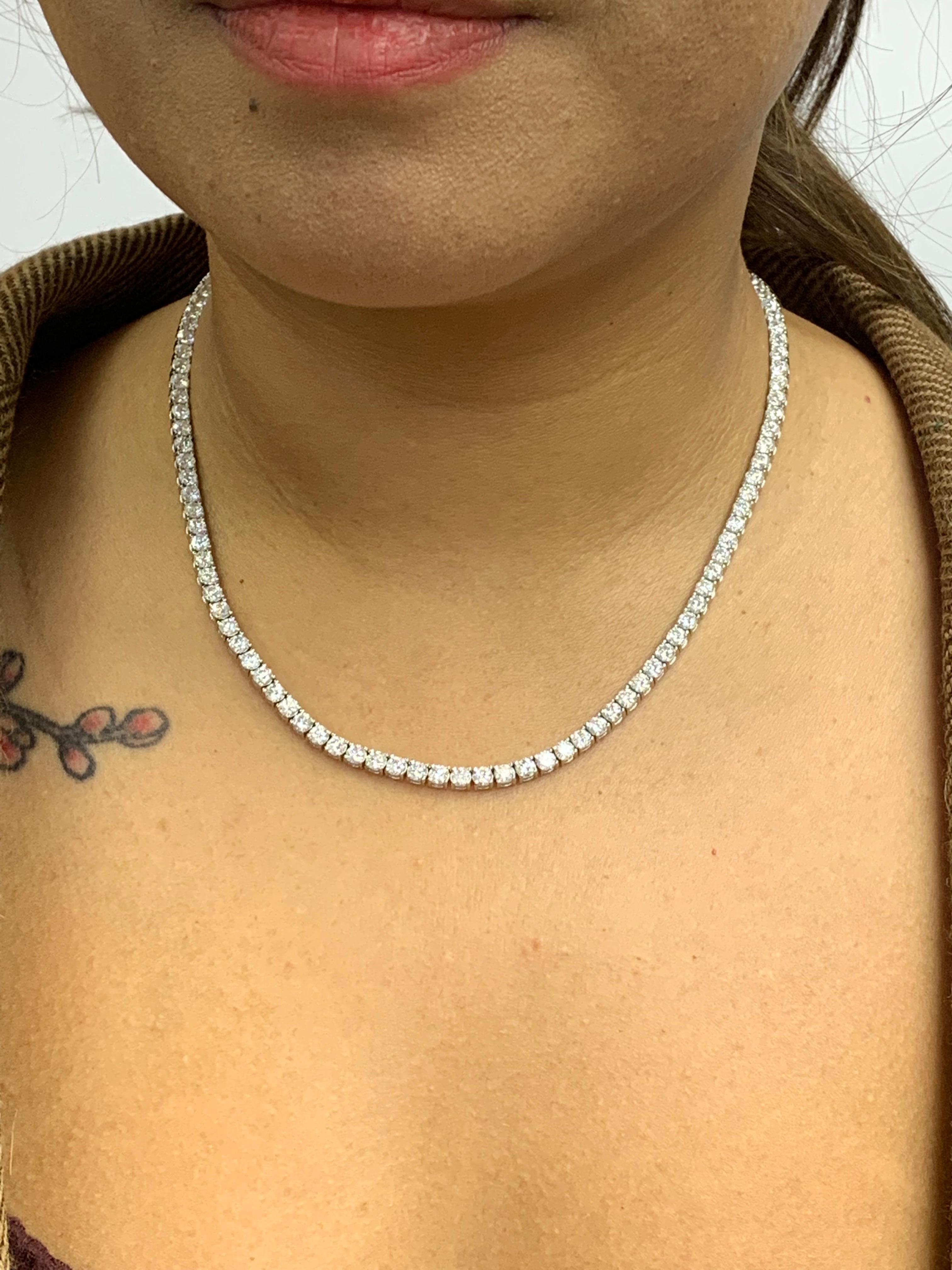 18 Carat Diamond Tennis Necklace in 14K White Gold For Sale 3