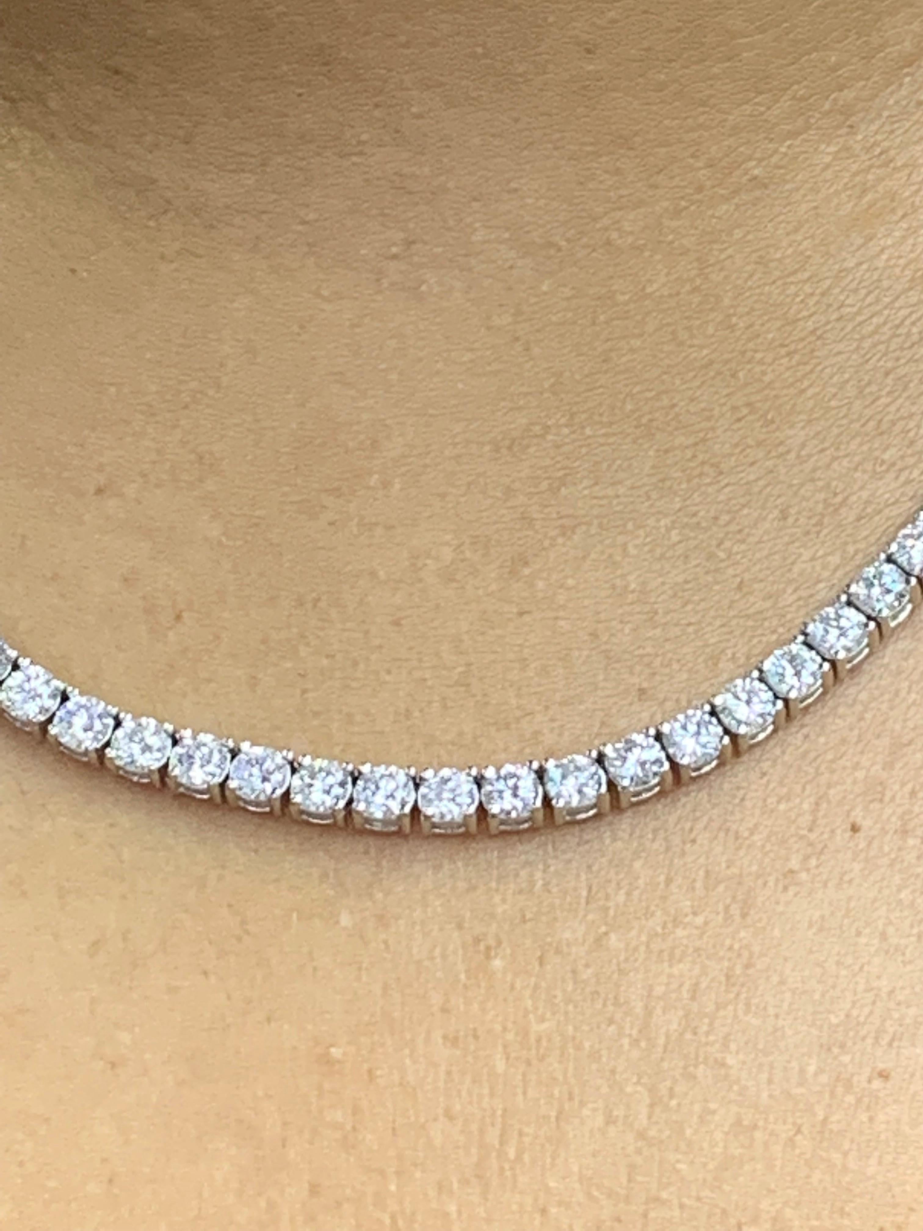 18 Carat Diamond Tennis Necklace in 14K White Gold For Sale 5
