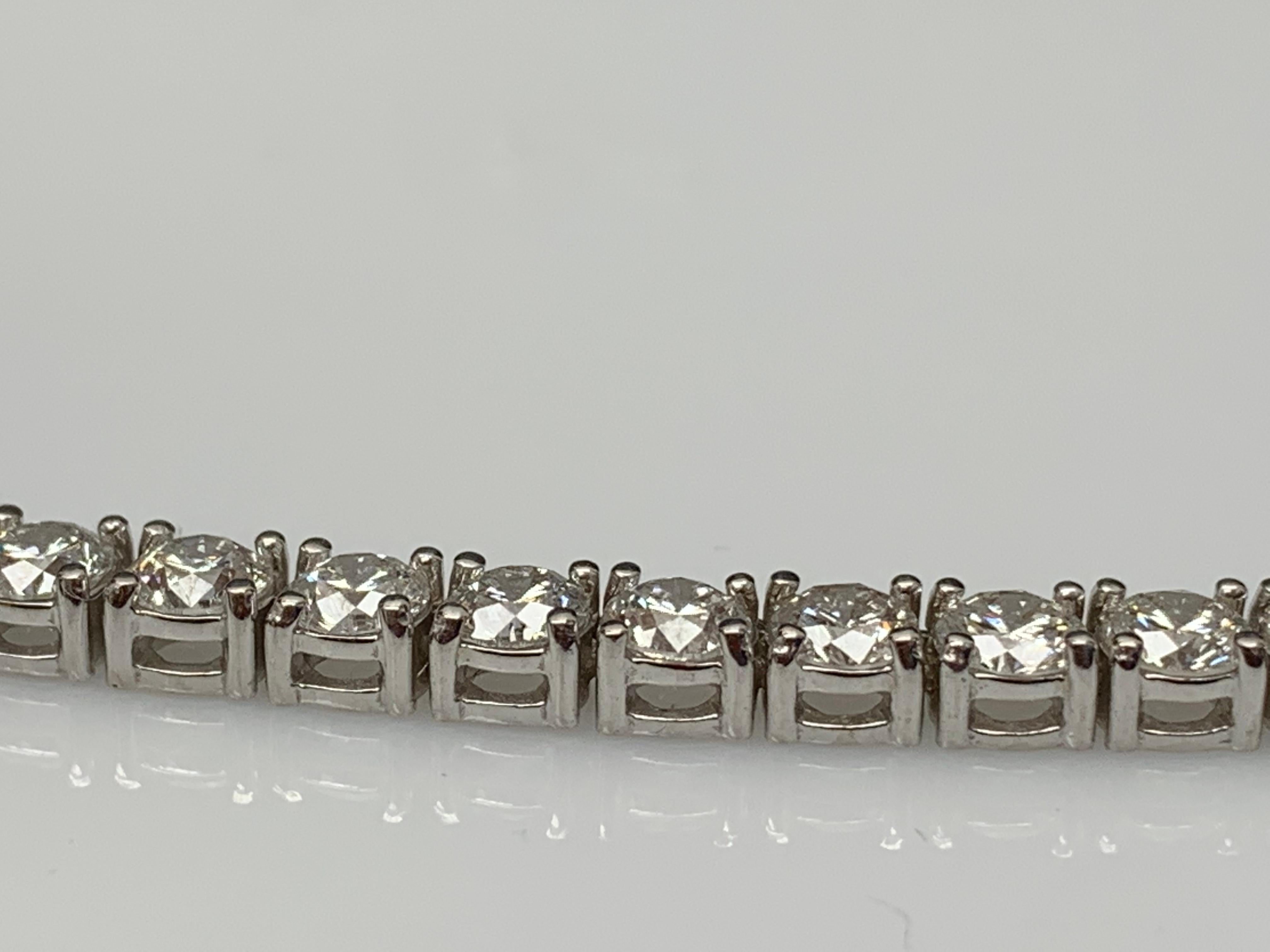Women's 18 Carat Diamond Tennis Necklace in 14K White Gold For Sale