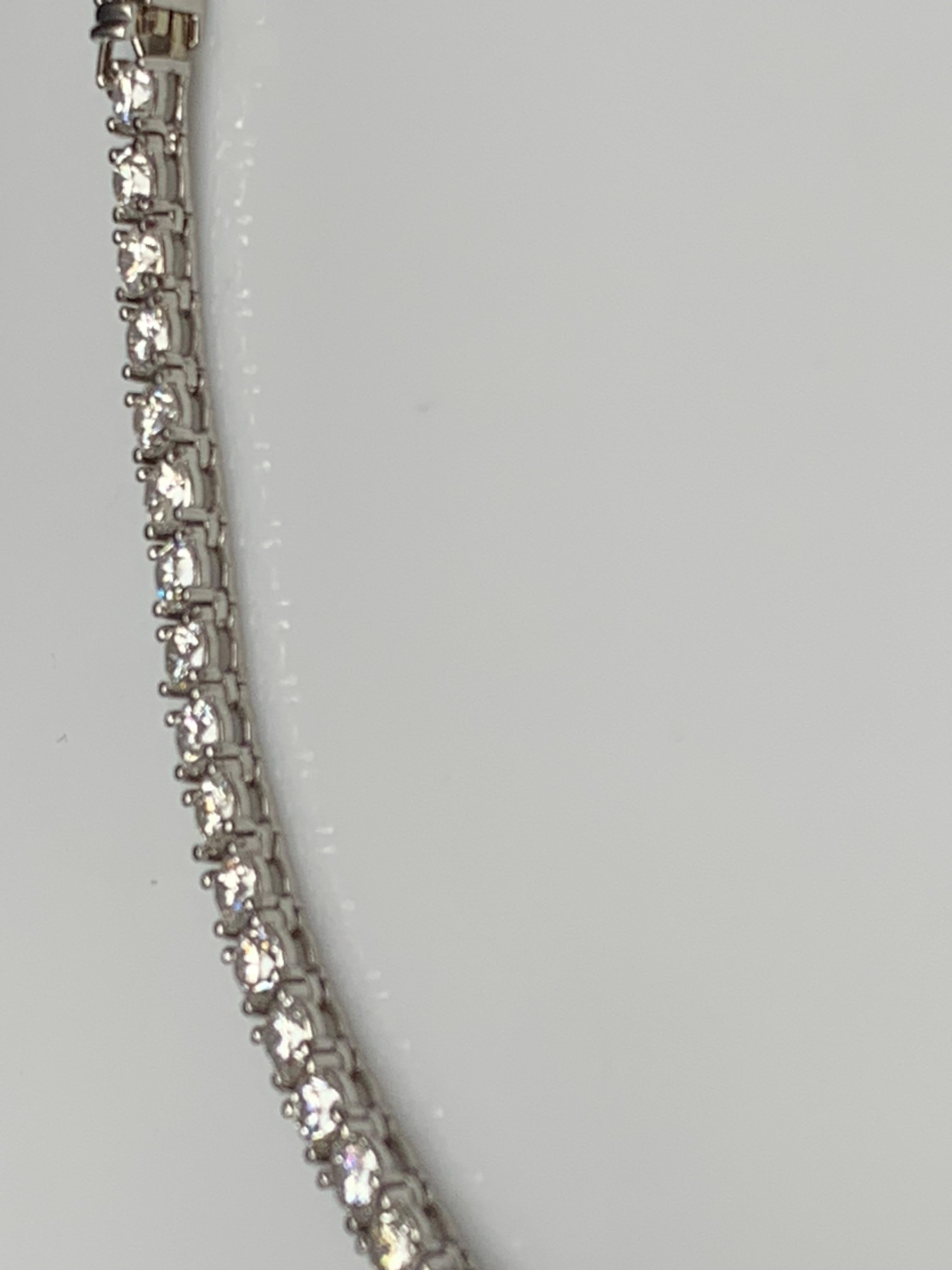 18 Carat Diamond Tennis Necklace in 14K White Gold For Sale 1