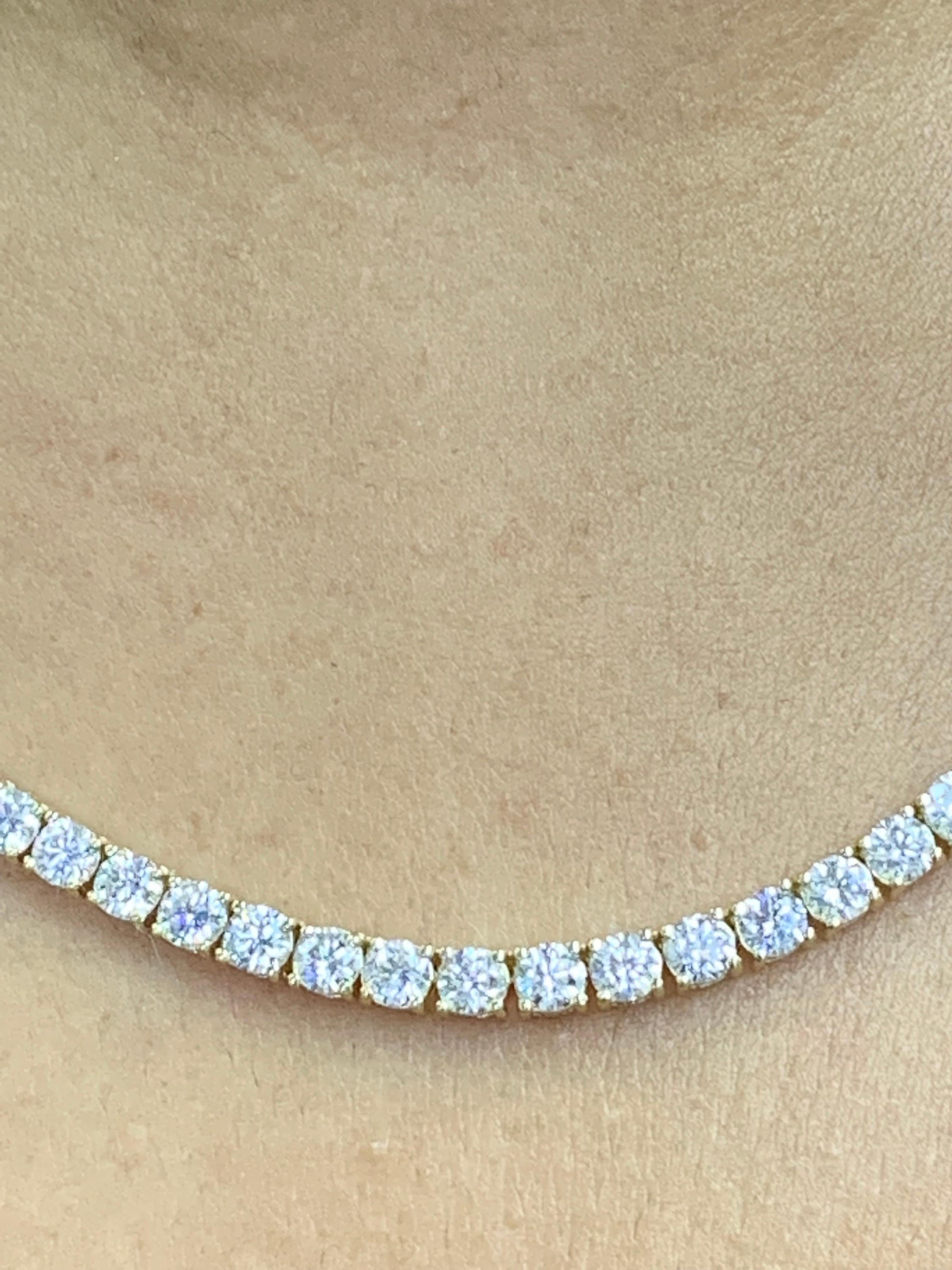 Brilliant Cut 18 Carat Diamond Tennis Necklace in 14K Yellow Gold For Sale