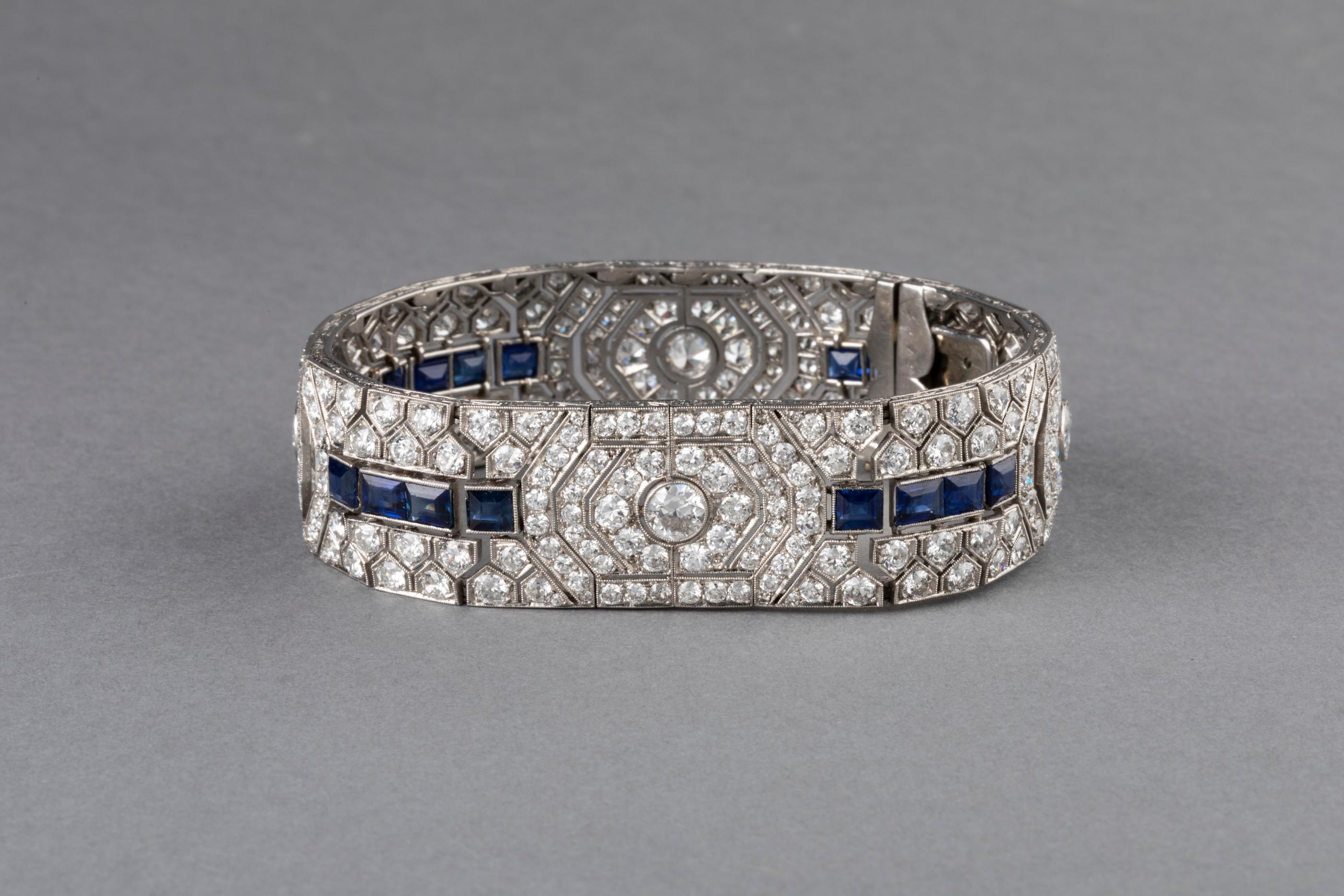 18 Carat Diamonds and 5 Carat Sapphires French Art Deco Bracelet 7