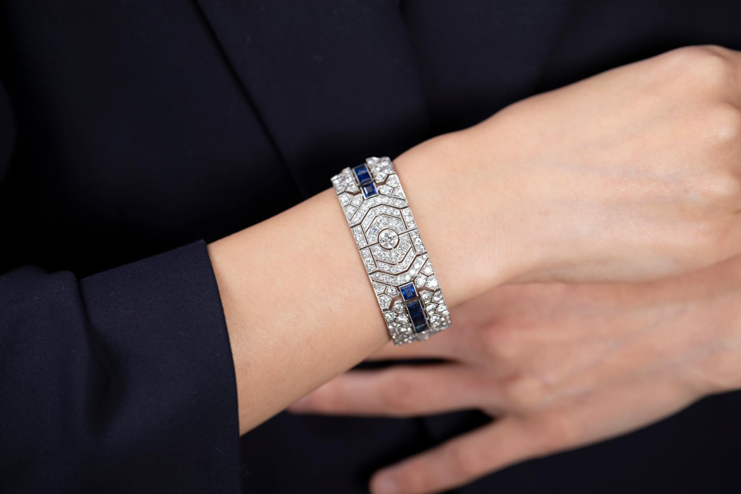 18 Carat Diamonds and 5 Carat Sapphires French Art Deco Bracelet 8