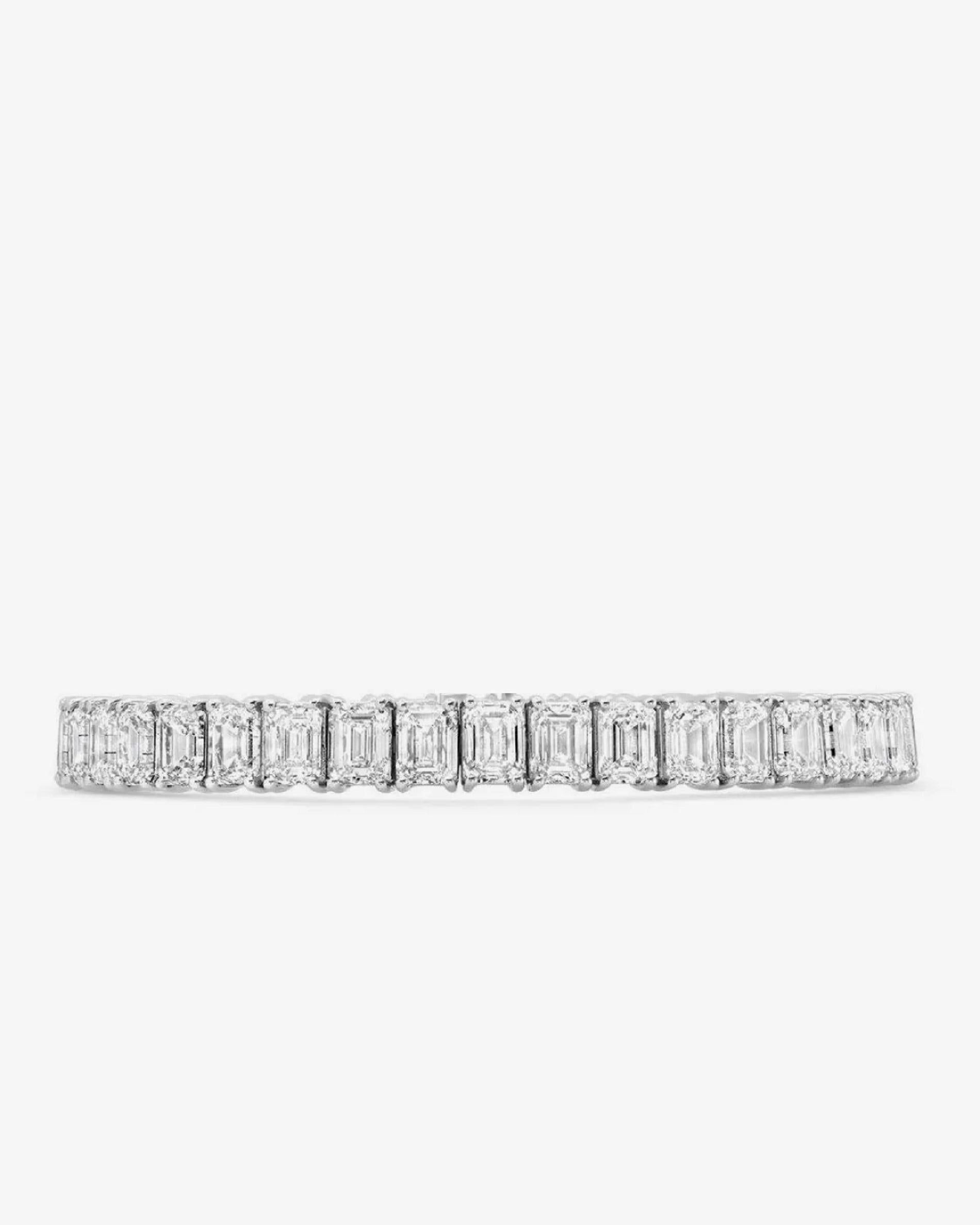 Modern 18 Carat Emerald Cut Diamond Emerald Cut Diamonds Tennis Bracelet For Sale
