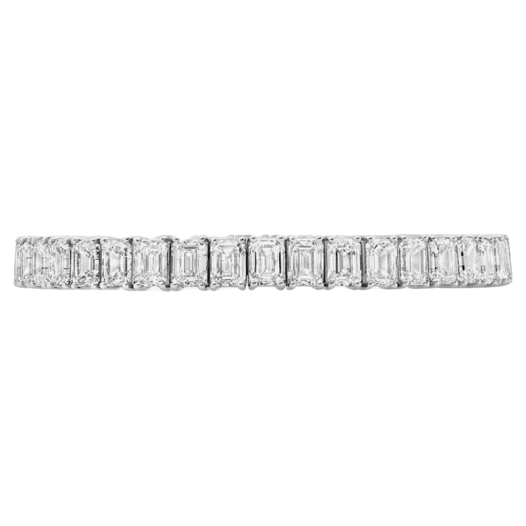 Bracelet tennis ligne droite en diamants taille émeraude naturels. 
