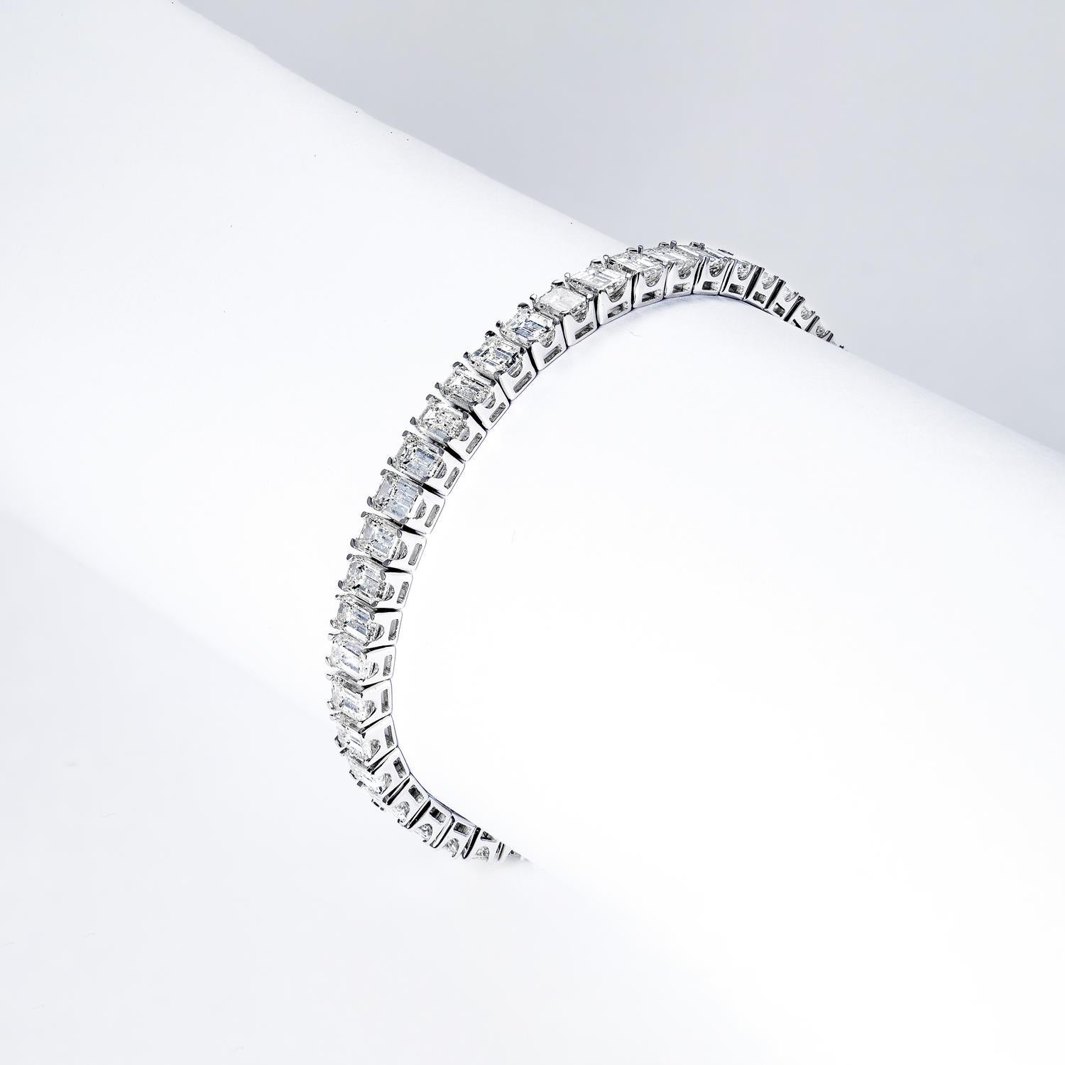 18 Karat Smaragdschliff-Diamant-Tennisarmband zertifiziert im Zustand „Neu“ im Angebot in New York, NY