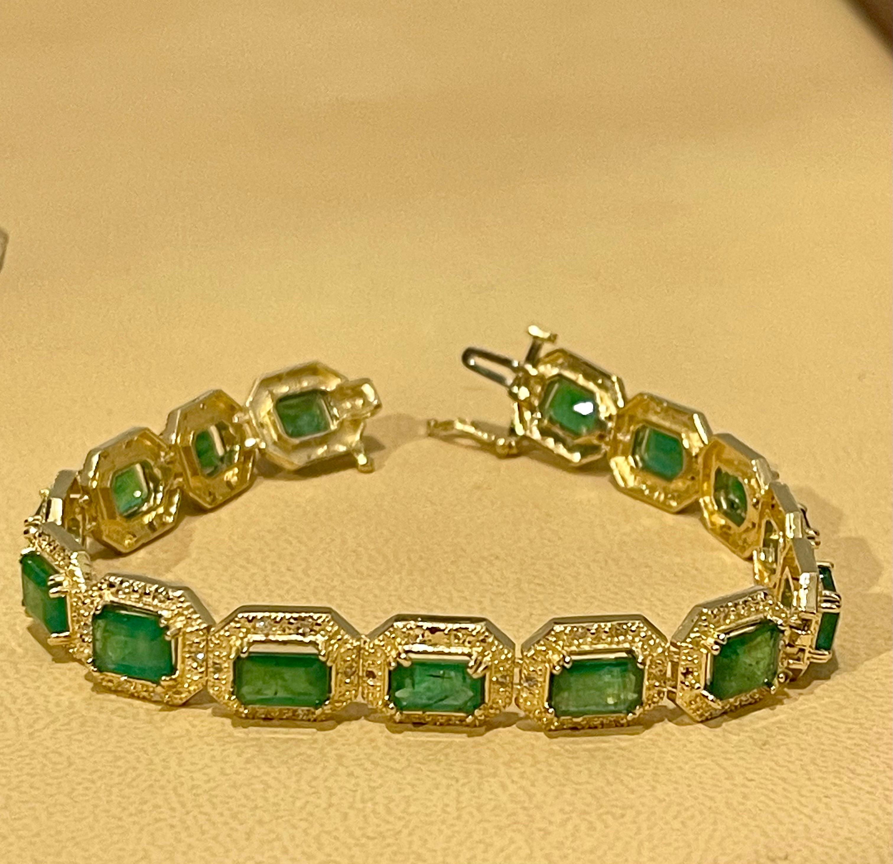 18 Carat Emerald Cut Emerald and Diamond Tennis Bracelet 14 Karat Yellow Gold For Sale 4