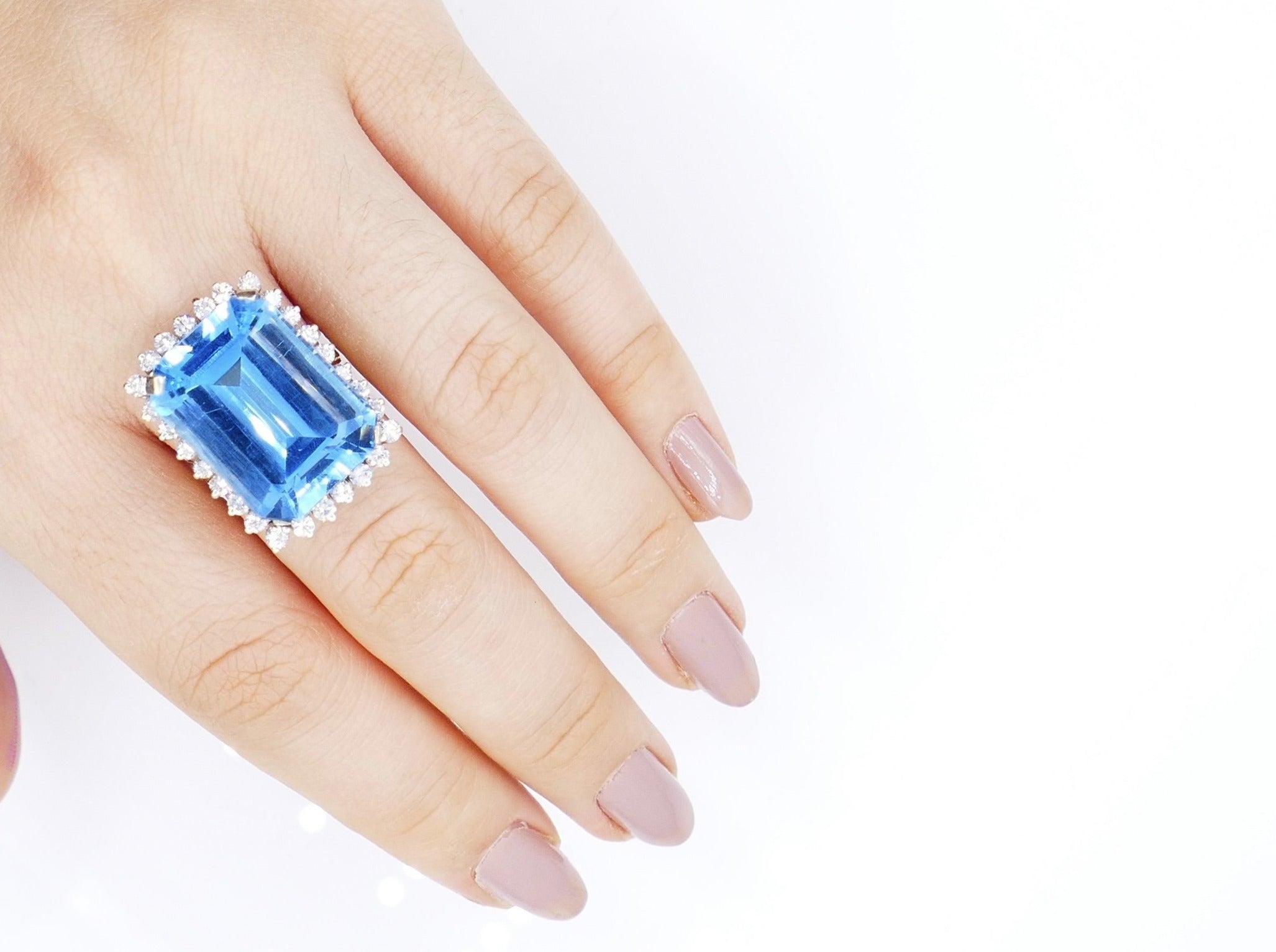 18 Carat Emerald Cut London Blue Topaz Ring In Good Condition For Sale In New York, NY