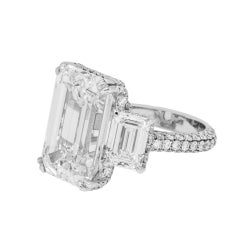 18 Carat Emerald Diamond Ring 18K Gold Unparalleled Brilliance