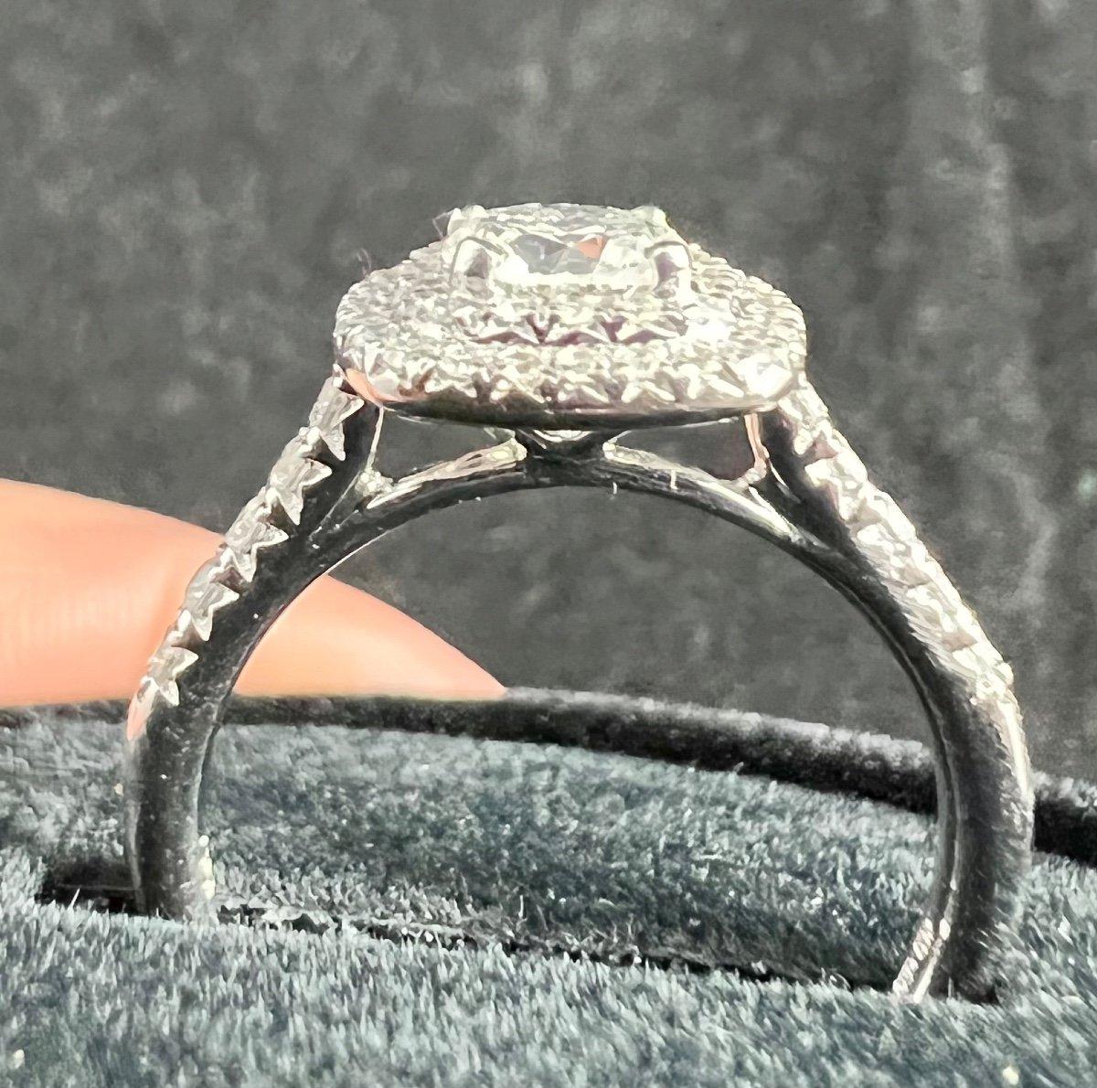Women's 18 carat Engagement gold ring, 0.94 carat Diamond and Brilliants