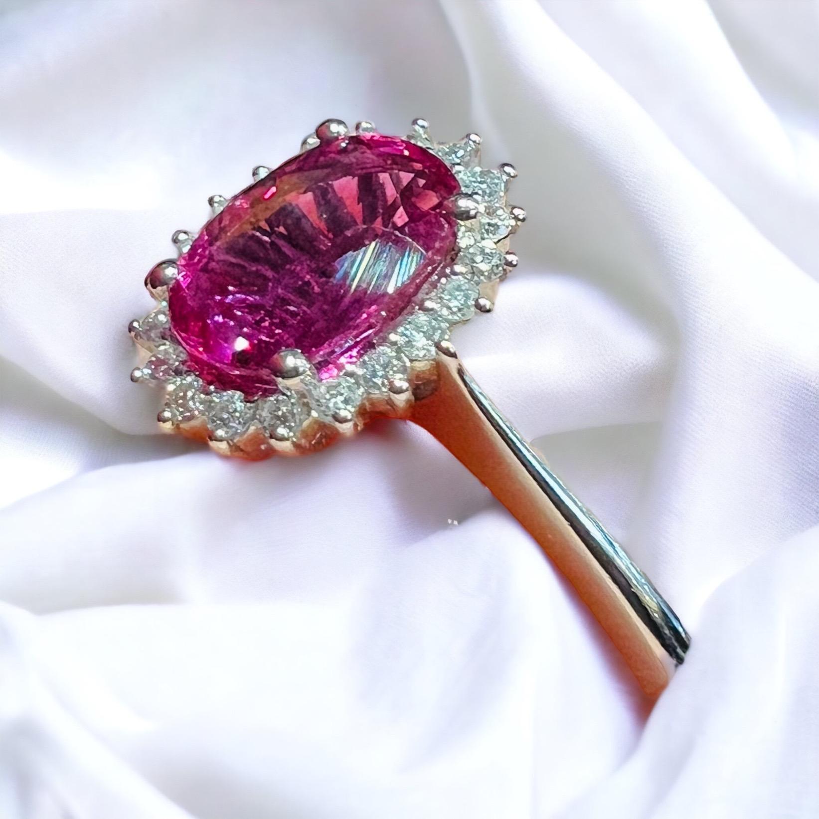18 Carat Engagement Ring Set Pink Sapphire Surrounded by Diamonds For Sale 7