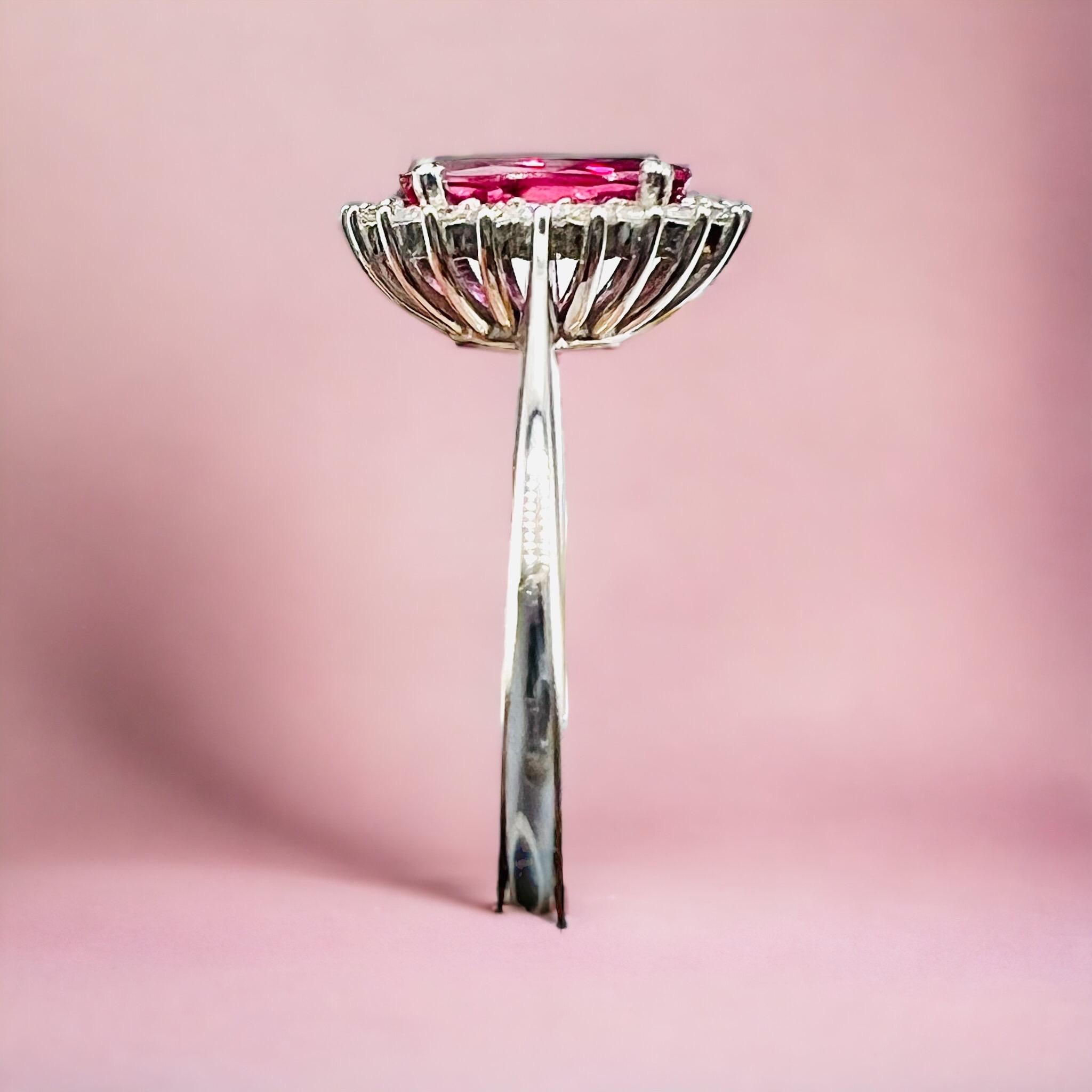 18 Carat Engagement Ring Set Pink Sapphire Surrounded by Diamonds For Sale 2