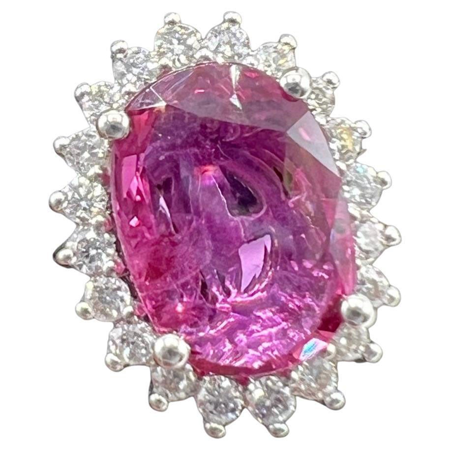 18 Karat Verlobungsring Set Rosa Saphir umgeben von Diamanten