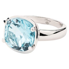 Bague en or blanc 18 carats et topaze bleue, collection Antik