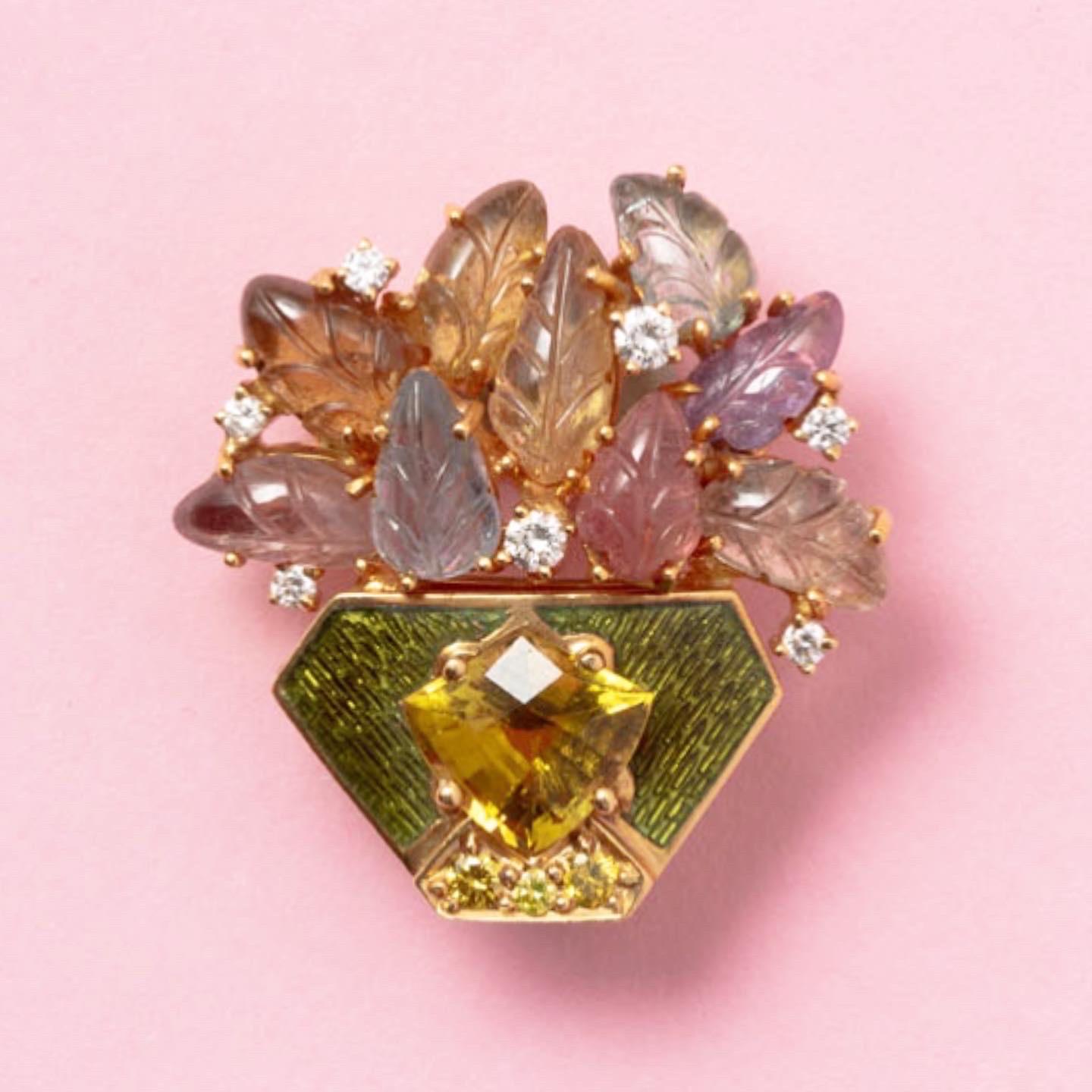 Mixed Cut 18 carat Gold and gemstone flower basket brooch