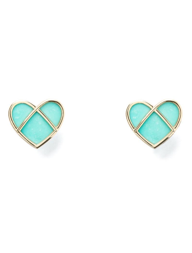 L'Attrape-Coeur collection plays with the colors of love. Its rounded gold borders embrace the purity of diamonds, the nuances of opal, turquoise or lapis lazuli.

L'Attrape Coeur earrings in yellow gold with turquoise.

Gold weight : 1.7 g

Please