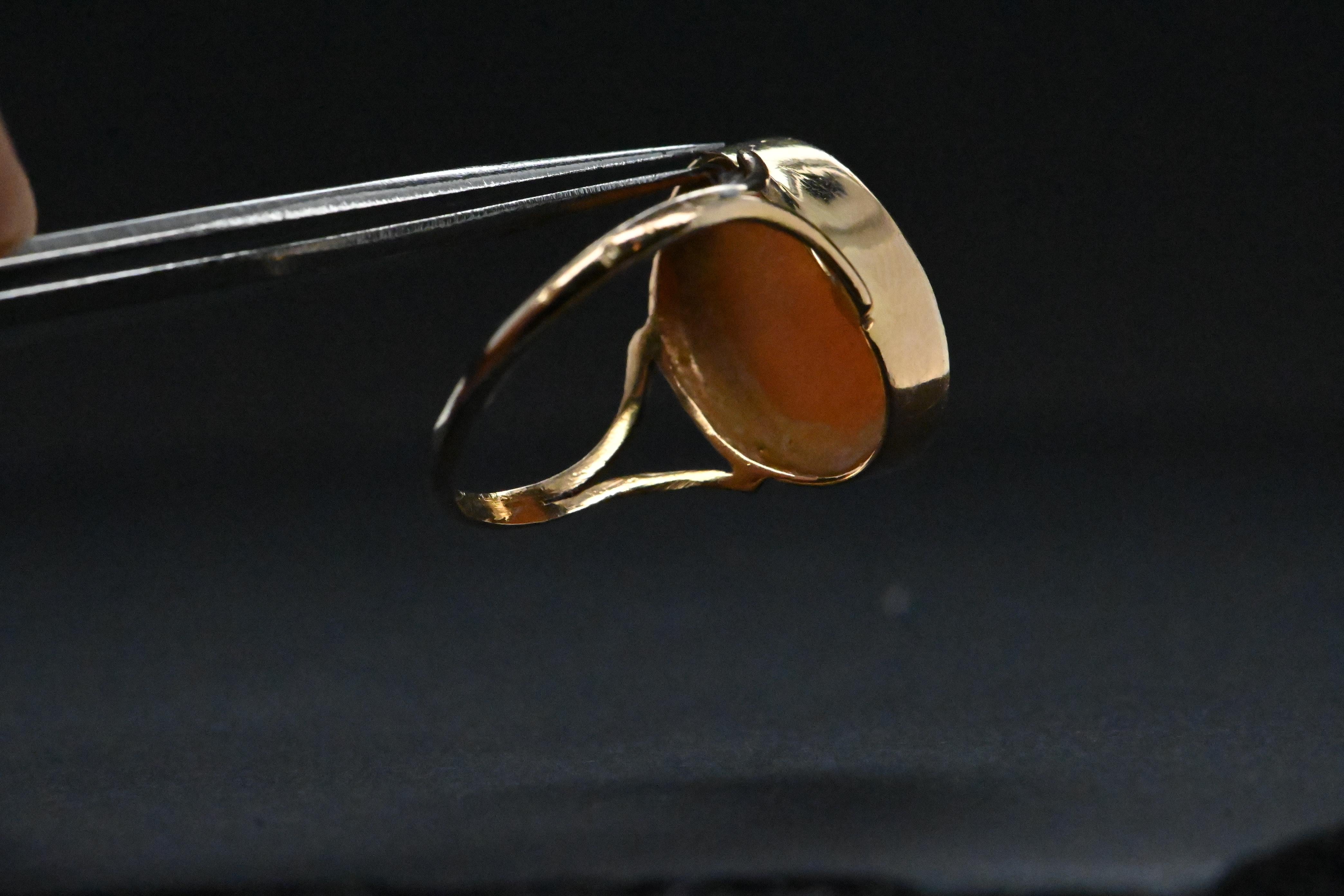 Women's or Men's 18 Carat Gold Antique Cameo Ring For Sale