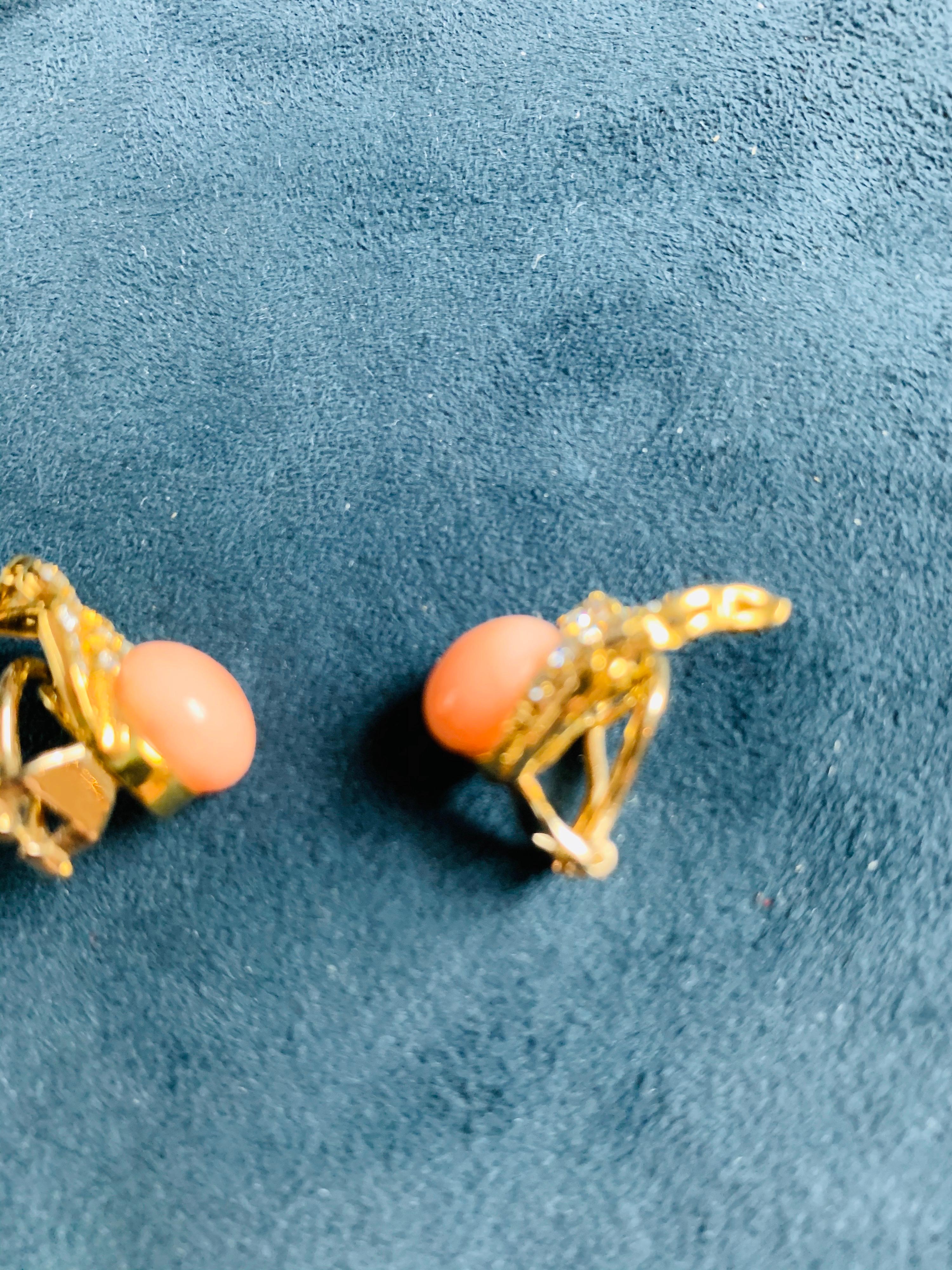 18 Carat Gold Coral and Diamond Earrings and Necklass Set For Sale 2