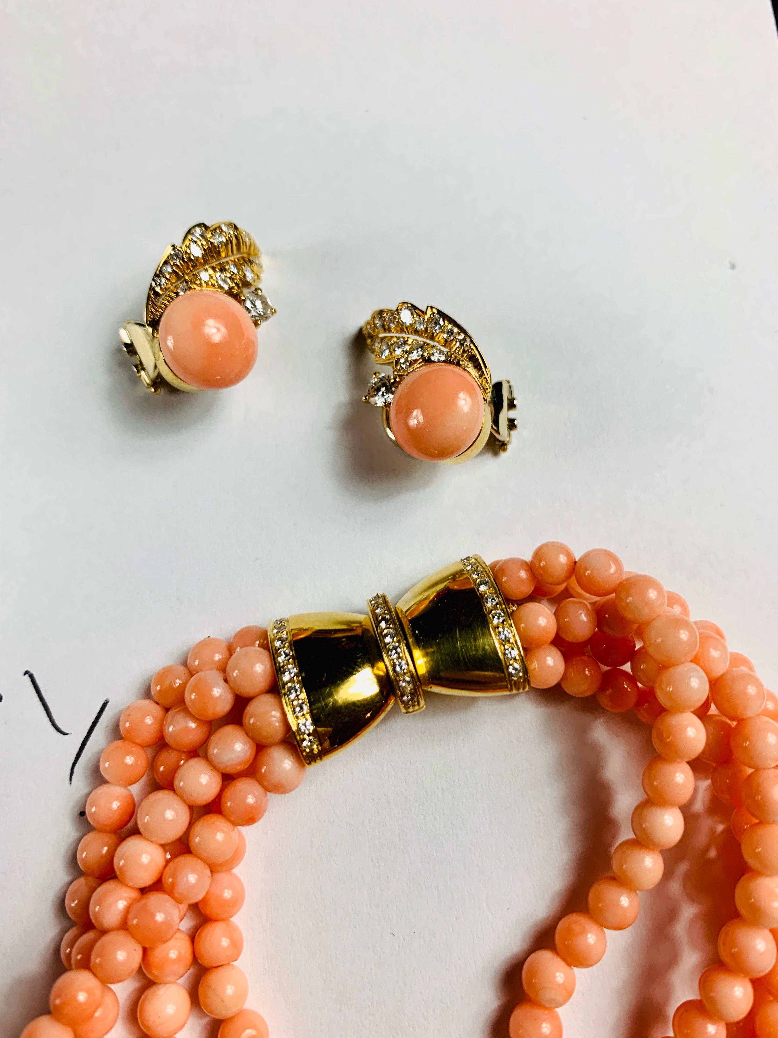18 Carat Gold Coral and Diamond Earrings and Necklass Set For Sale 3
