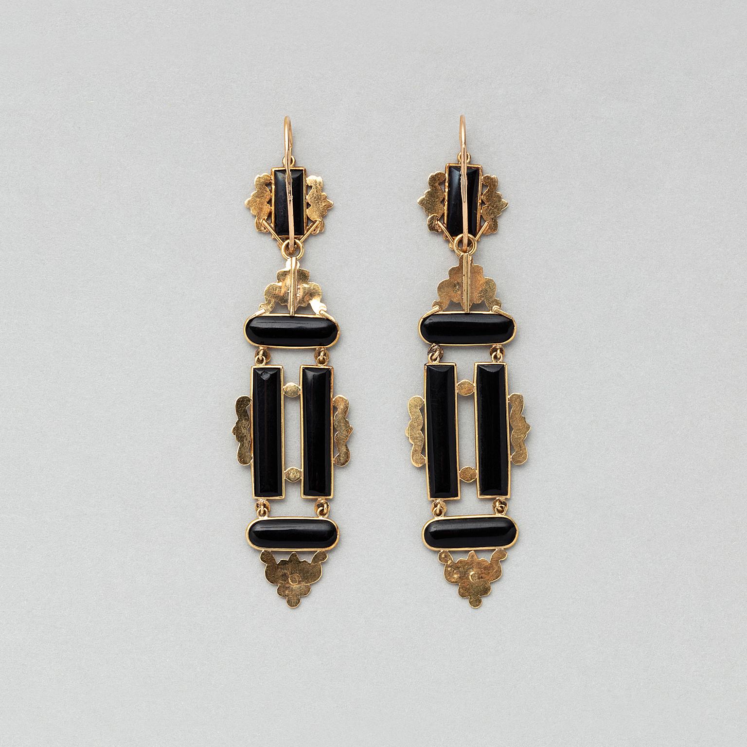 Georgian 18 Carat Gold Day and Night Earrings For Sale