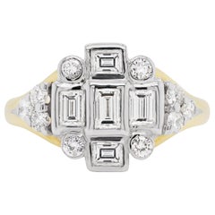 Anillo de Cóctel de Diamantes Estilo Art Decó en Oro de 18 Quilates