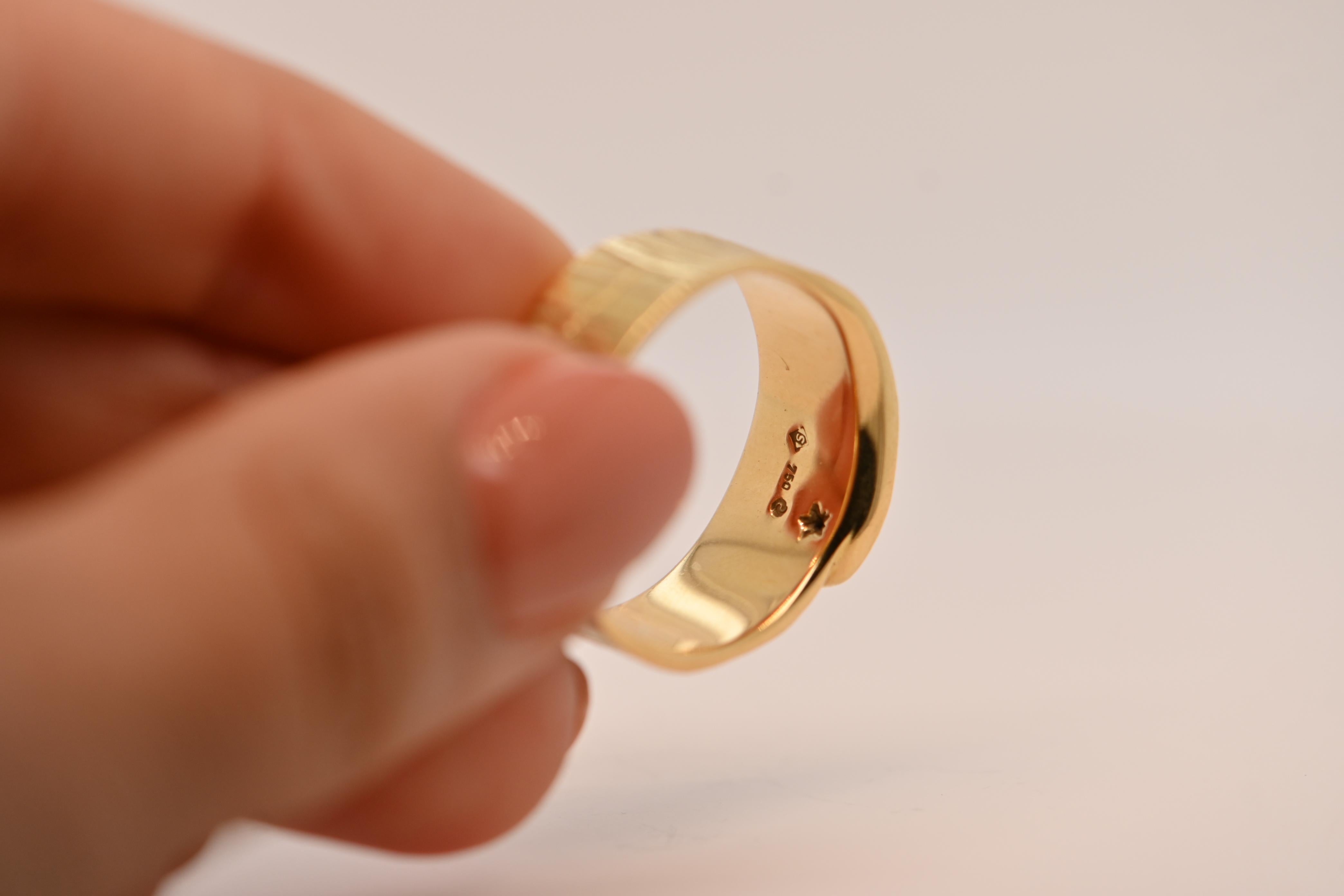 Brilliant Cut 18 Carat Gold Diamond Band Ring For Sale