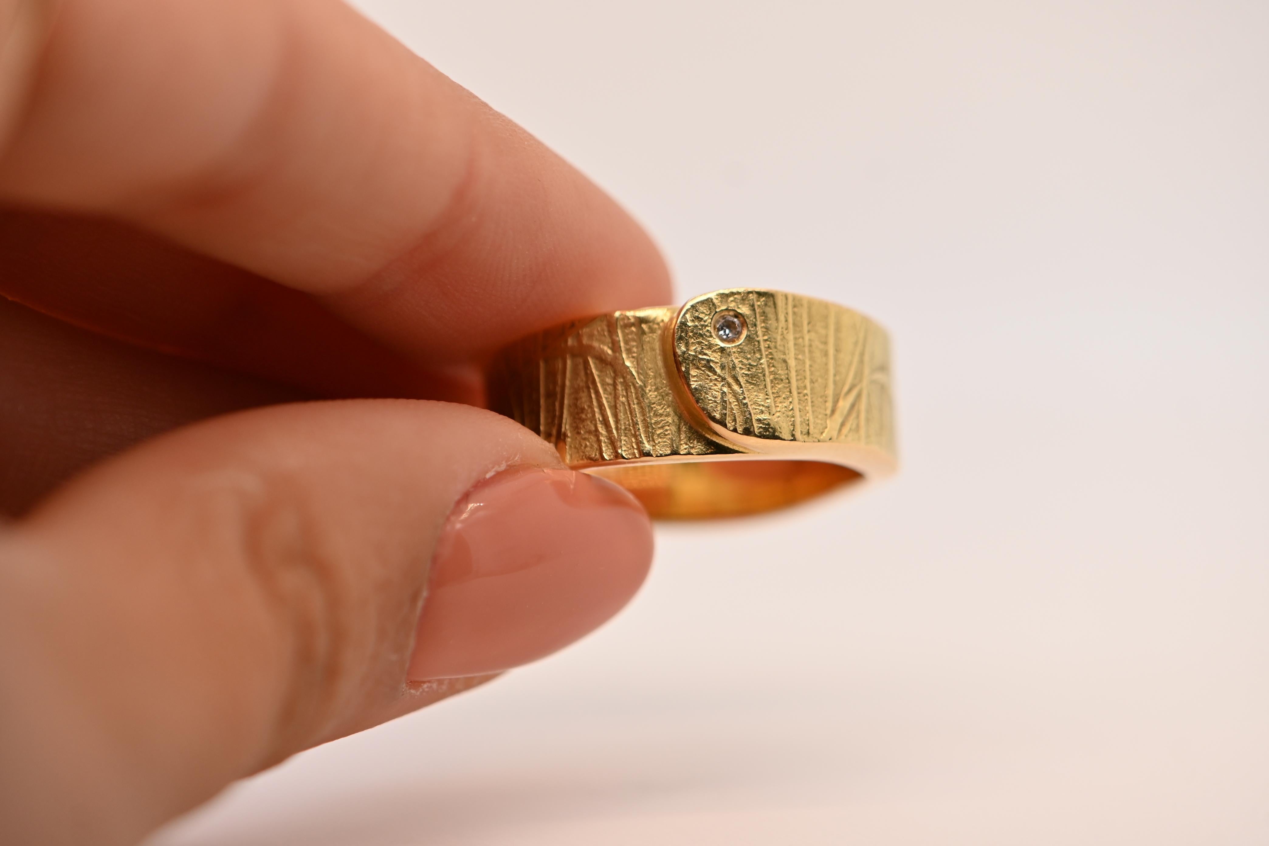 Women's or Men's 18 Carat Gold Diamond Band Ring For Sale