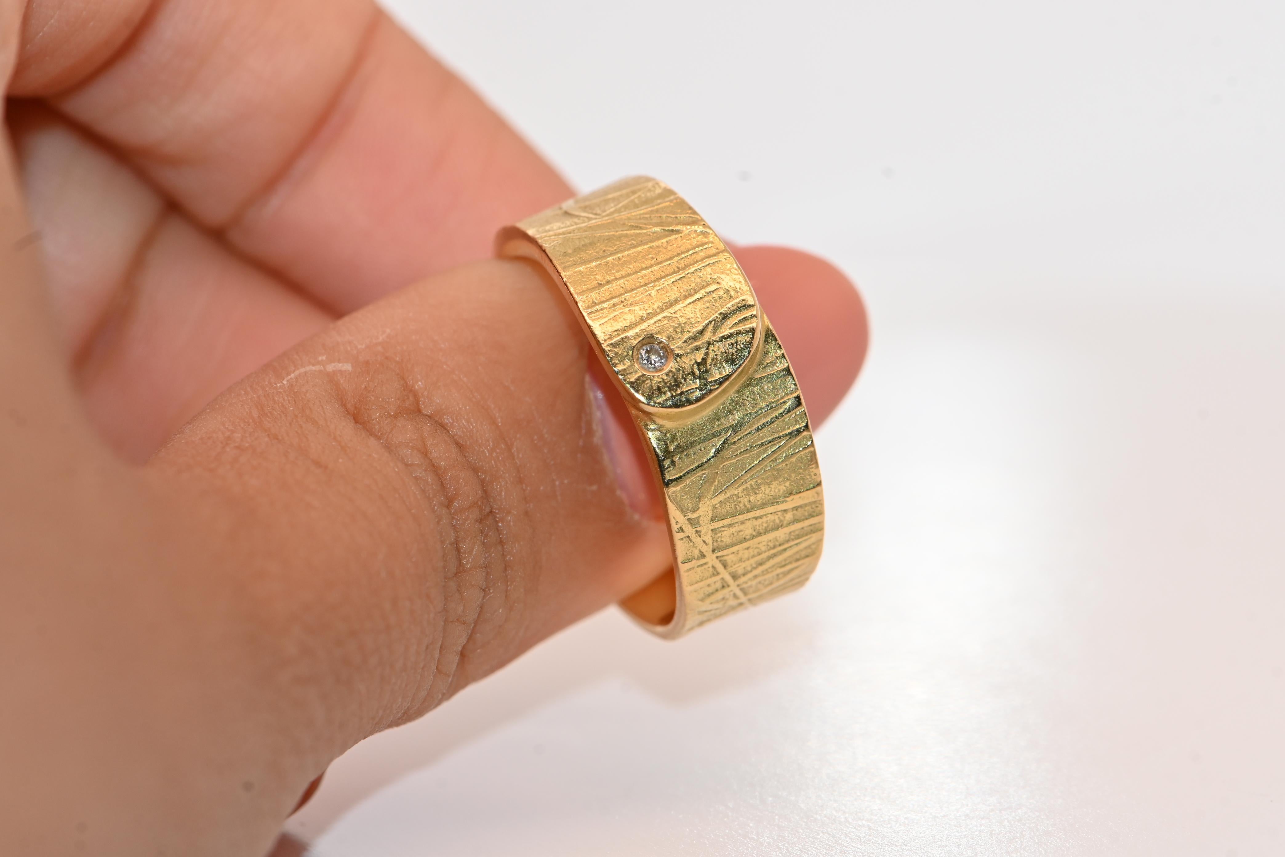 18 Carat Gold Diamond Band Ring For Sale 1