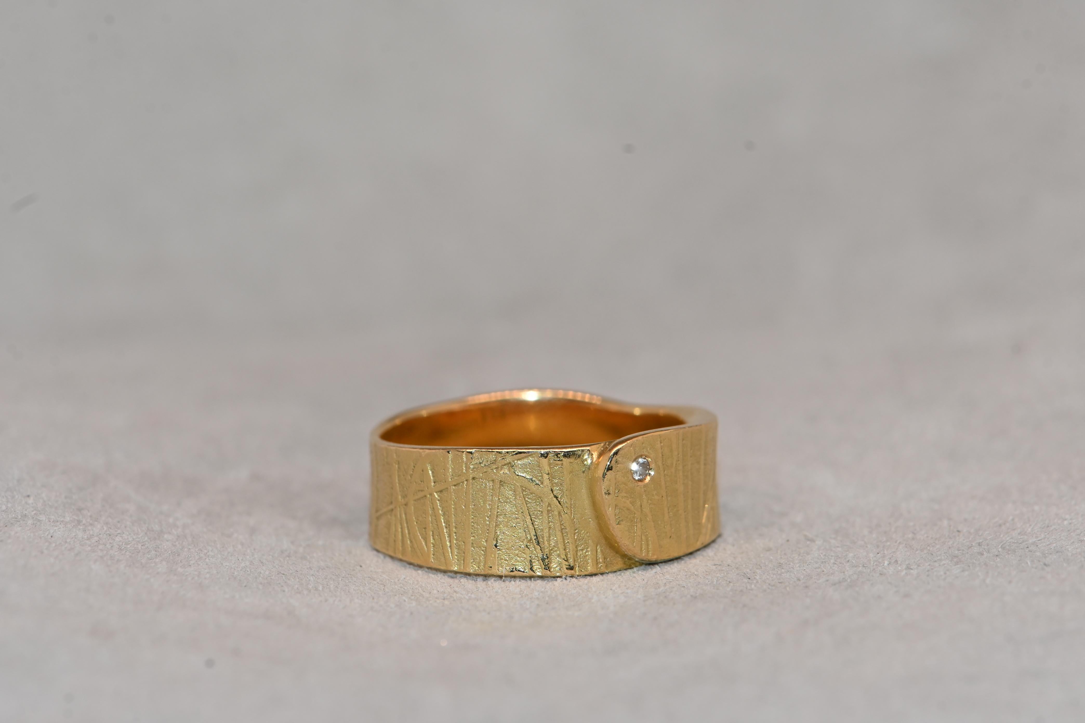 18 Carat Gold Diamond Band Ring For Sale 2