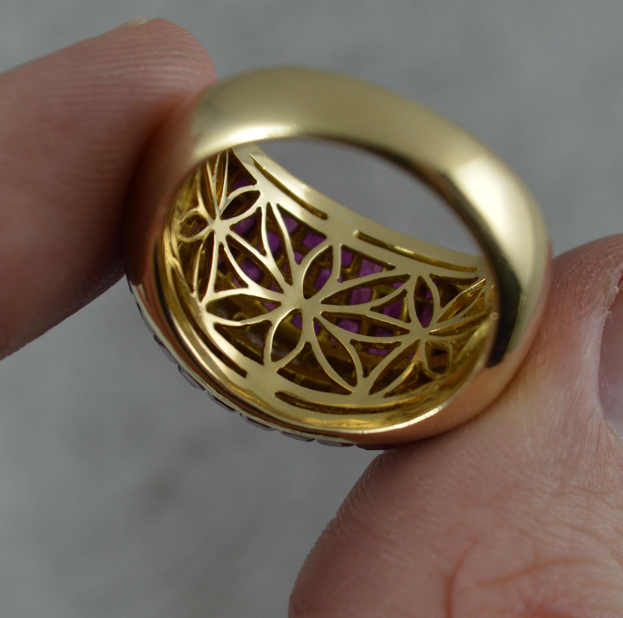 18 Karat Gold Diamant und Rubin Bombe Cluster Cocktail-Ring im Angebot 3