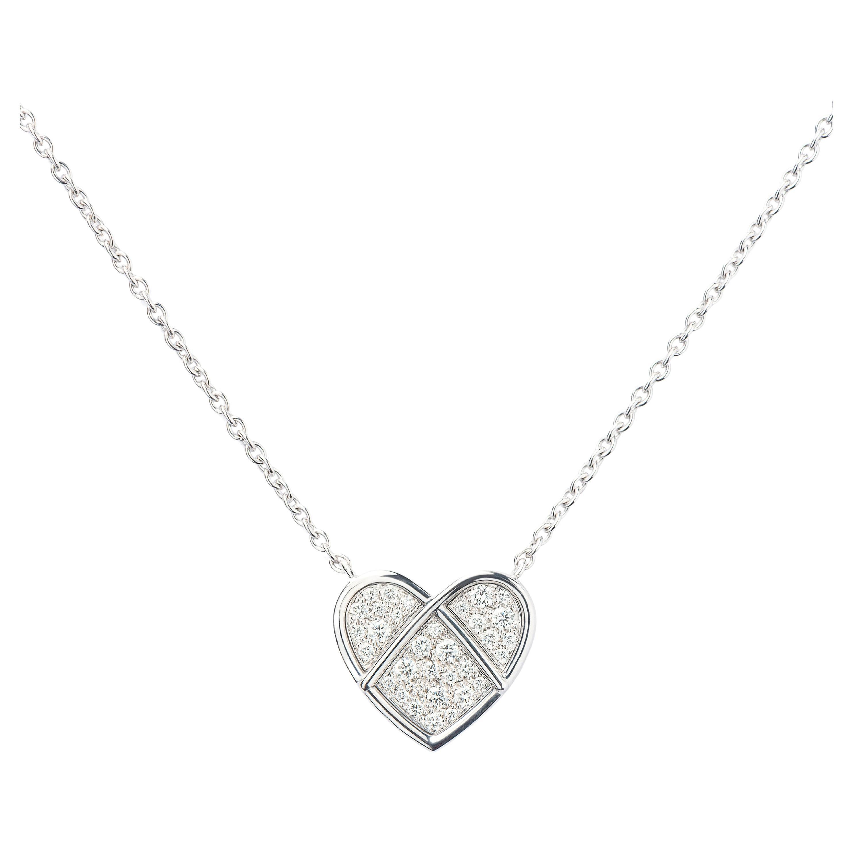 Collier en or blanc et diamants de 18 carats, collection L'Attrape Coeur en vente