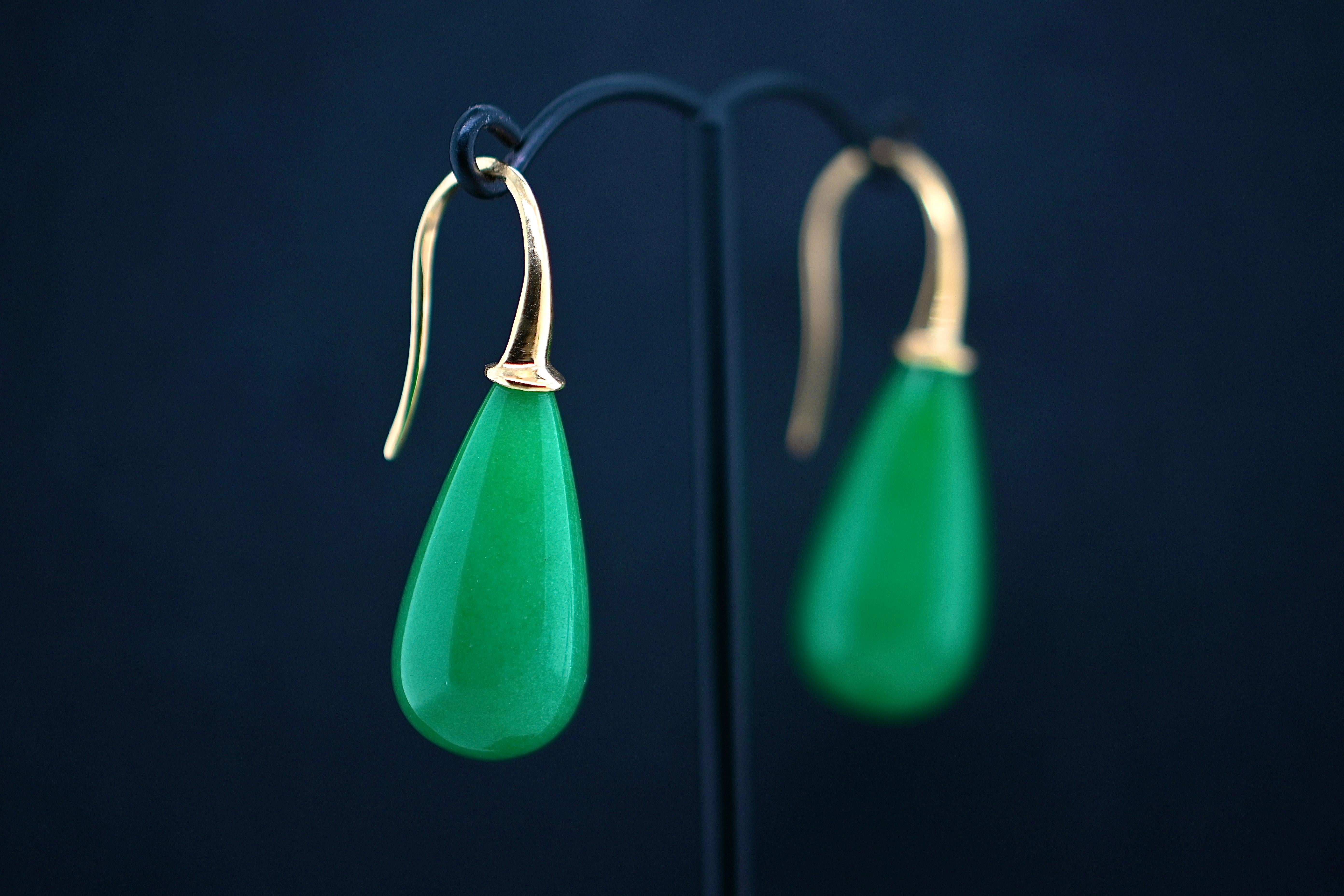 Modern 18-Carat Gold Drop Earrings with Jade Stone For Sale