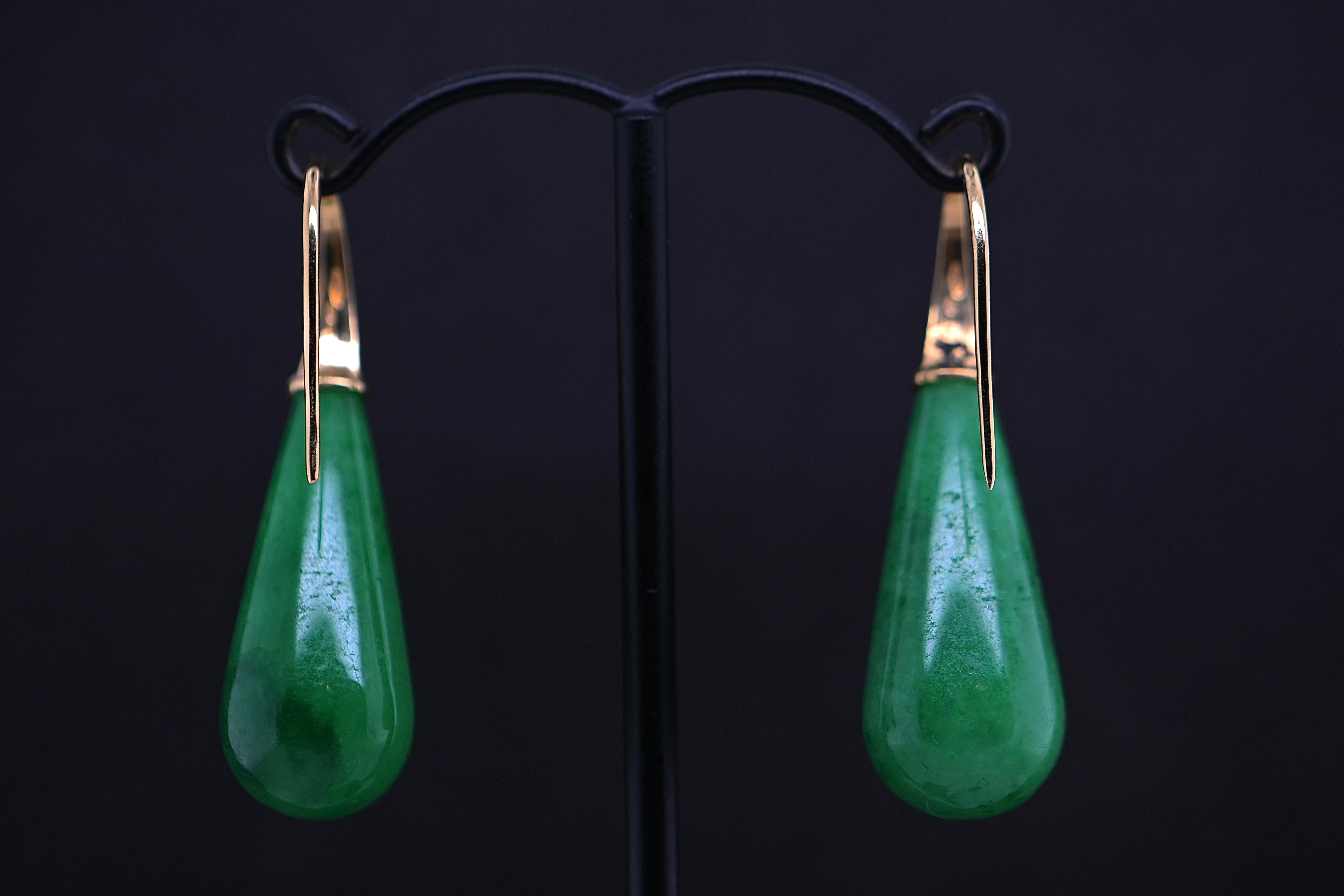 18-Carat Gold Drop Earrings with Jade Stone In New Condition For Sale In Vannes, FR