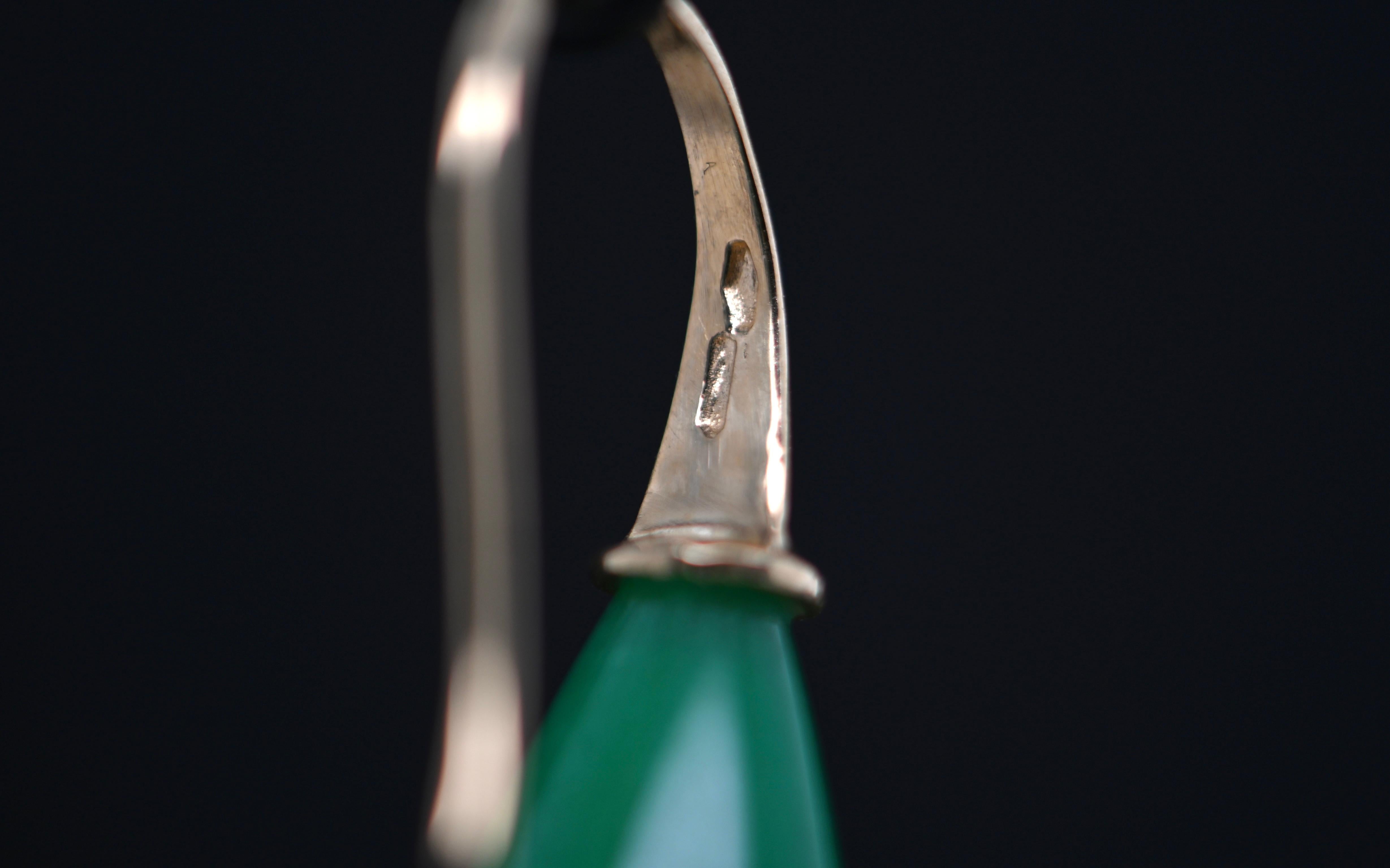 18-Carat Gold Drop Earrings with Jade Stone In New Condition For Sale In Vannes, FR