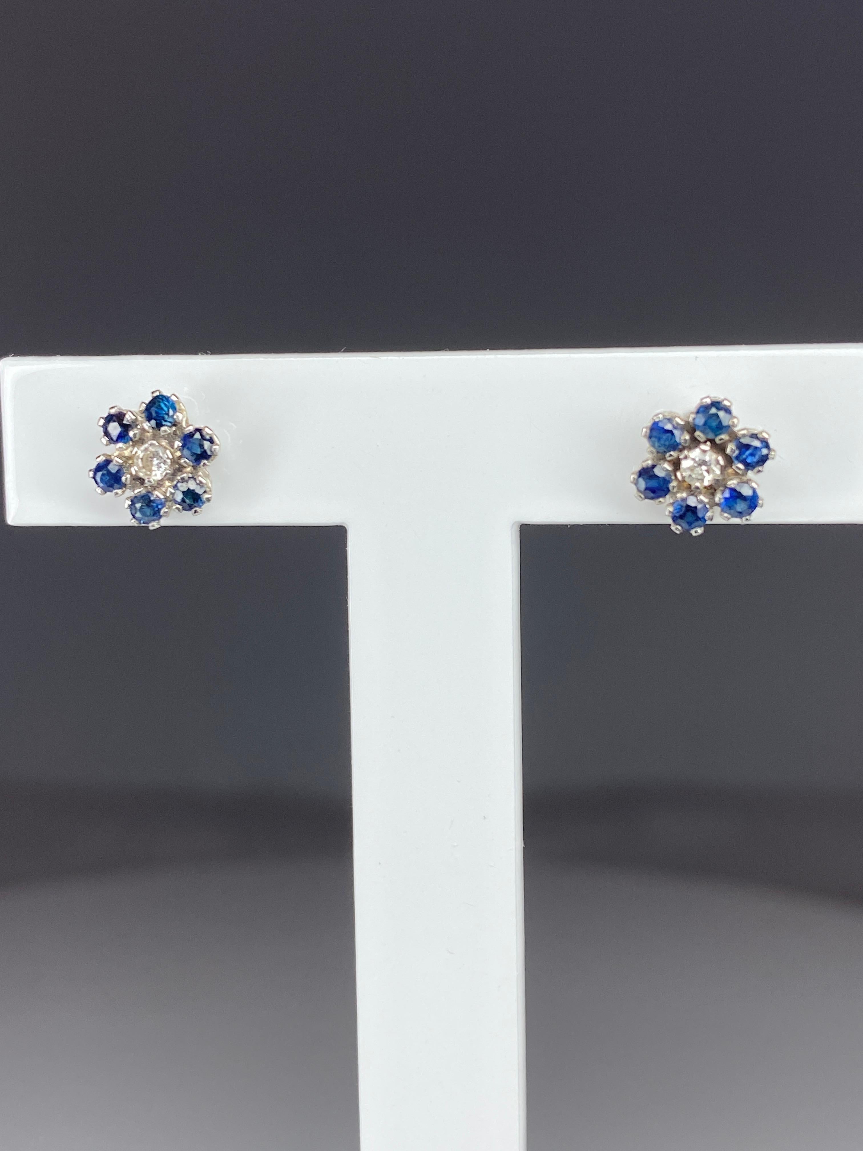 Women's or Men's 18 Carat Gold Earrings Set with Sapphires and Diamonds, Flower Model