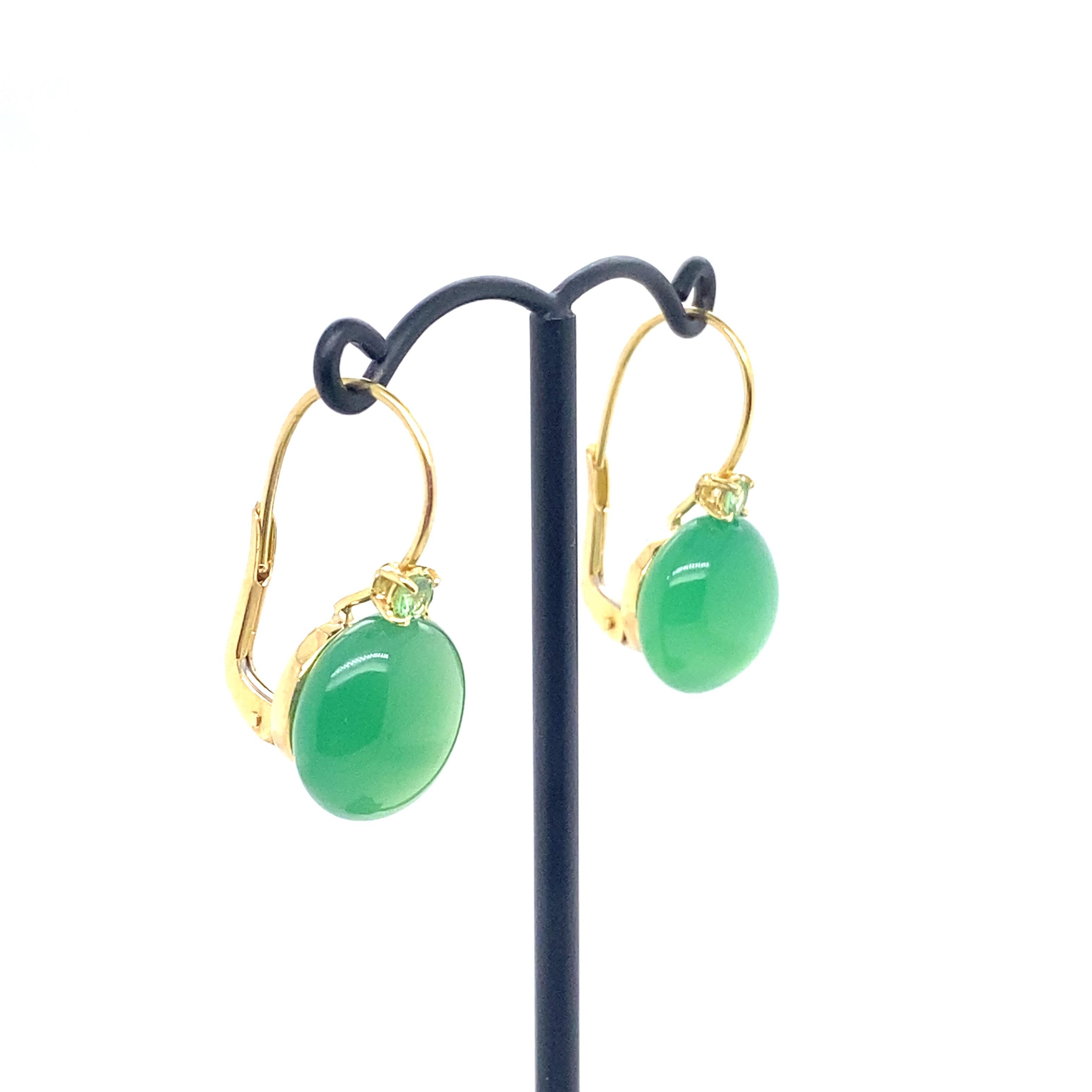 18 Karat Gold-Ohrringe, umrahmt von einem grünen Achat und Tsavorit Damen