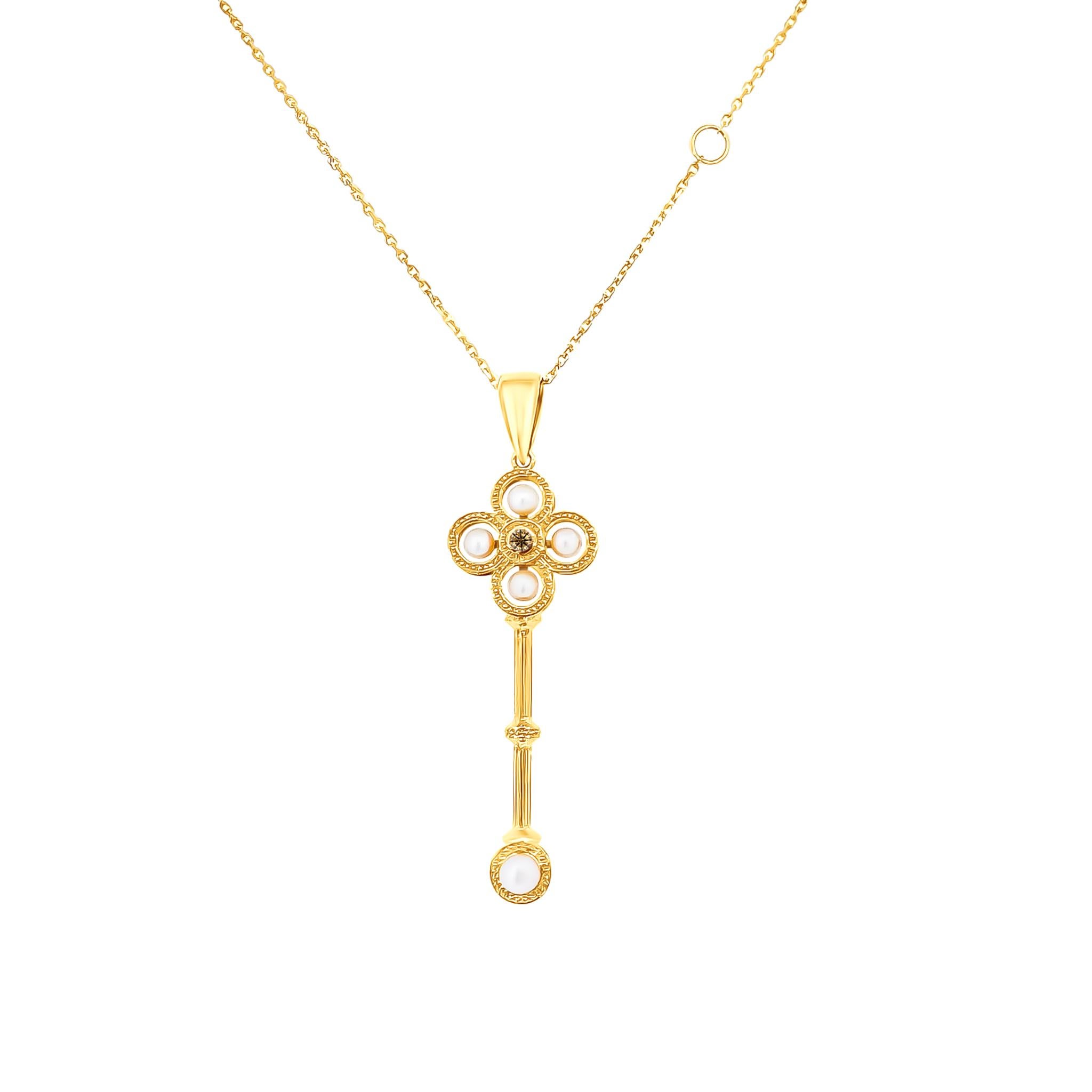 18 Carat Gold Key Pendant with Japanese Pearls Neuf - En vente à COTTESLOE, AU