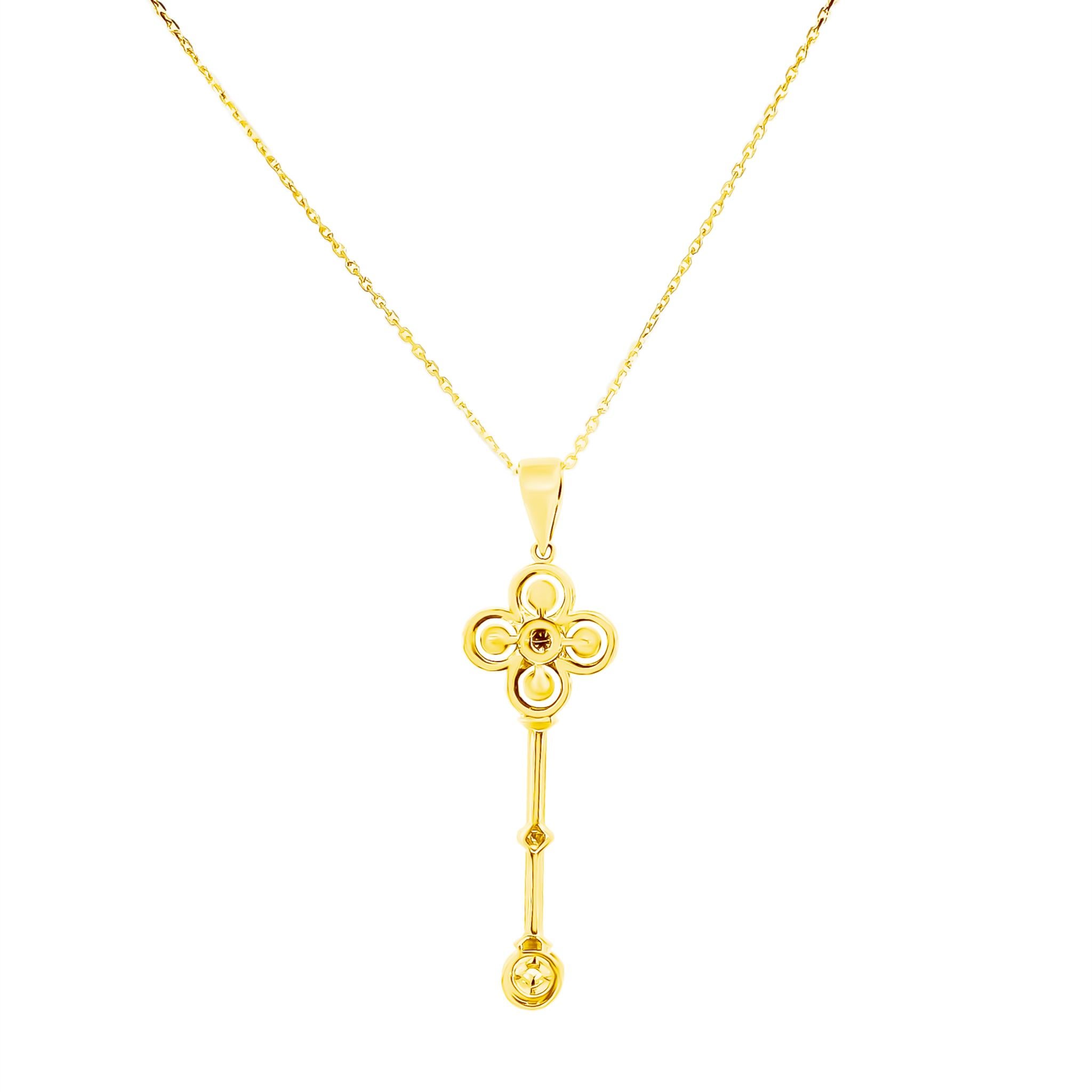 18 Carat Gold Key Pendant with Japanese Pearls Unisexe en vente