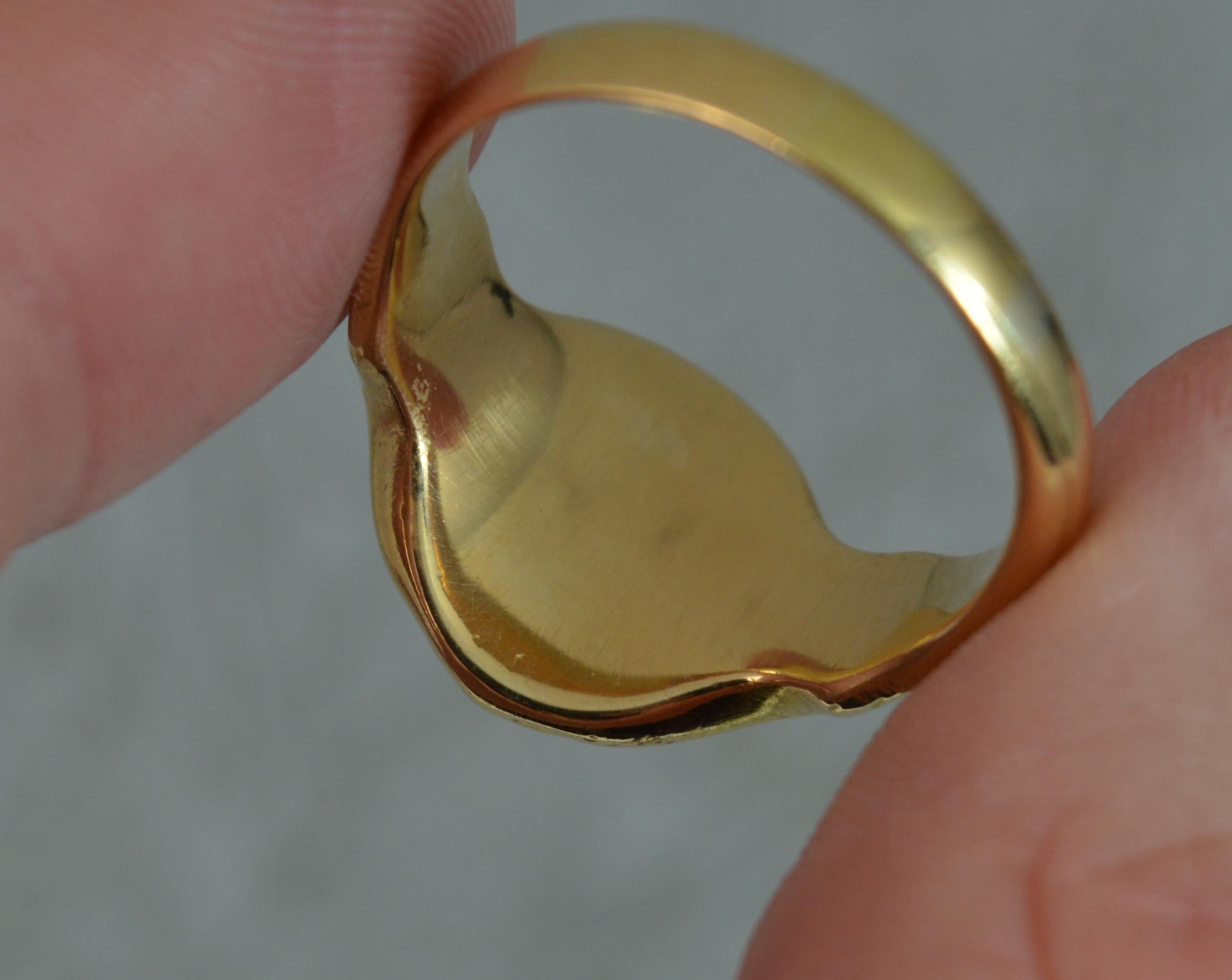 18 Carat Gold Lion Passant The Love of Country Leads Me Signet Intaglio Ring 4