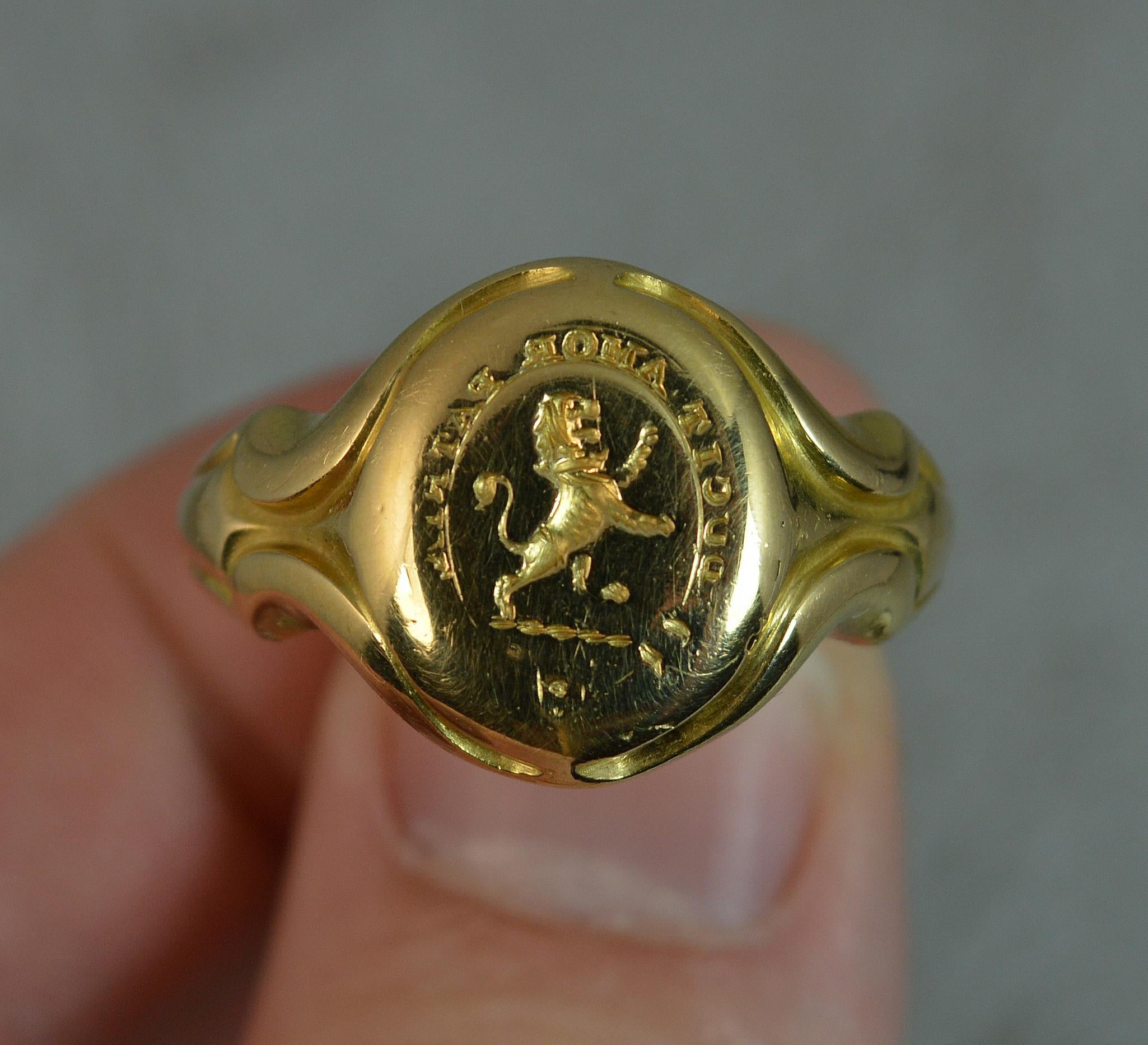 18 Carat Gold Lion Passant The Love of Country Leads Me Signet Intaglio Ring 5