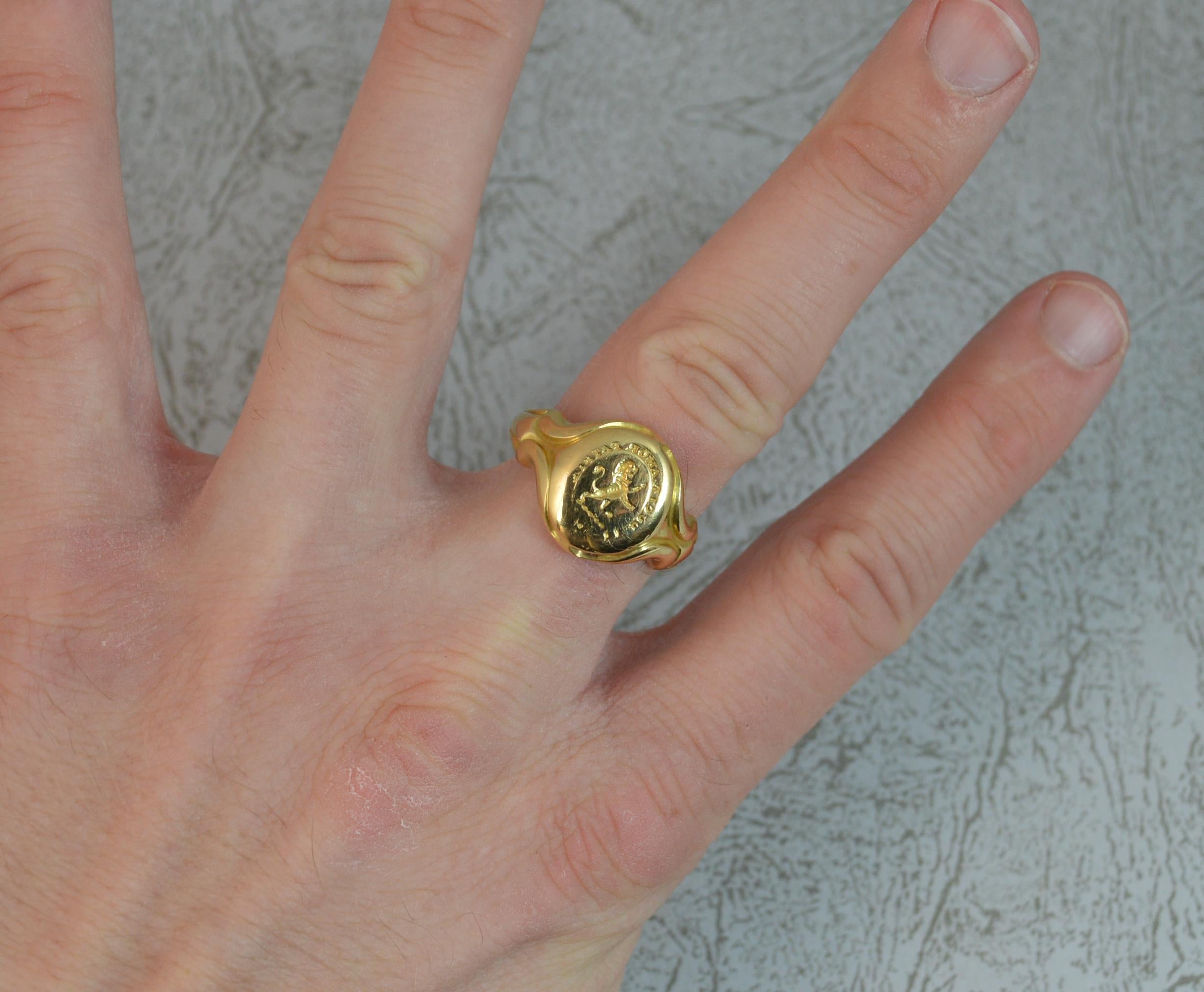 18 Carat Gold Lion Passant The Love of Country Leads Me Signet Intaglio Ring 1