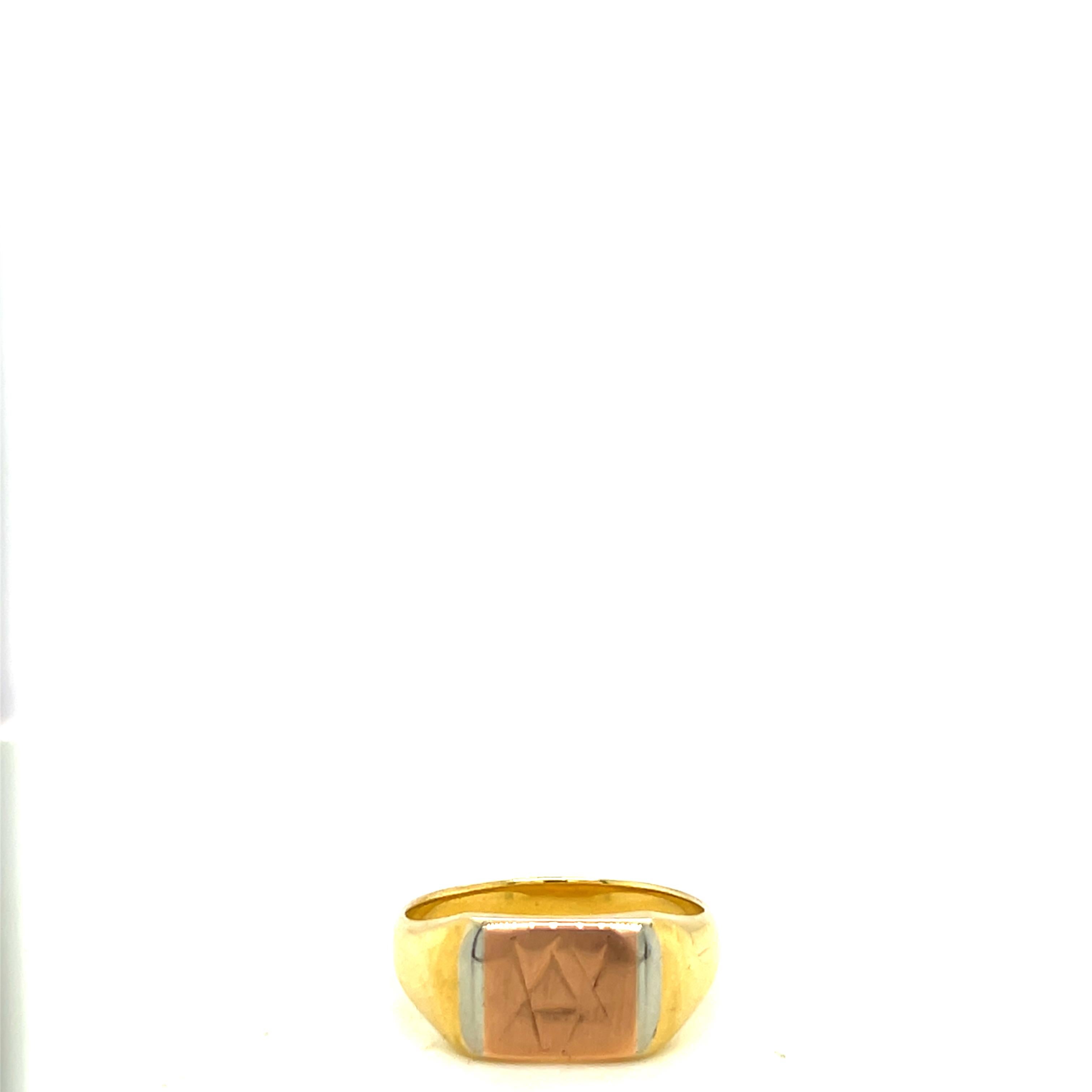 18k Yellow and Rose Gold Masonic Ring/Cross and Sword Symbol 

Add a piece rich in symbolism and history to your jewelry collection with this 18k gold Masonic ring. 

Featuring a distinctive rose gold top and engraved with a Masonic cross and sword