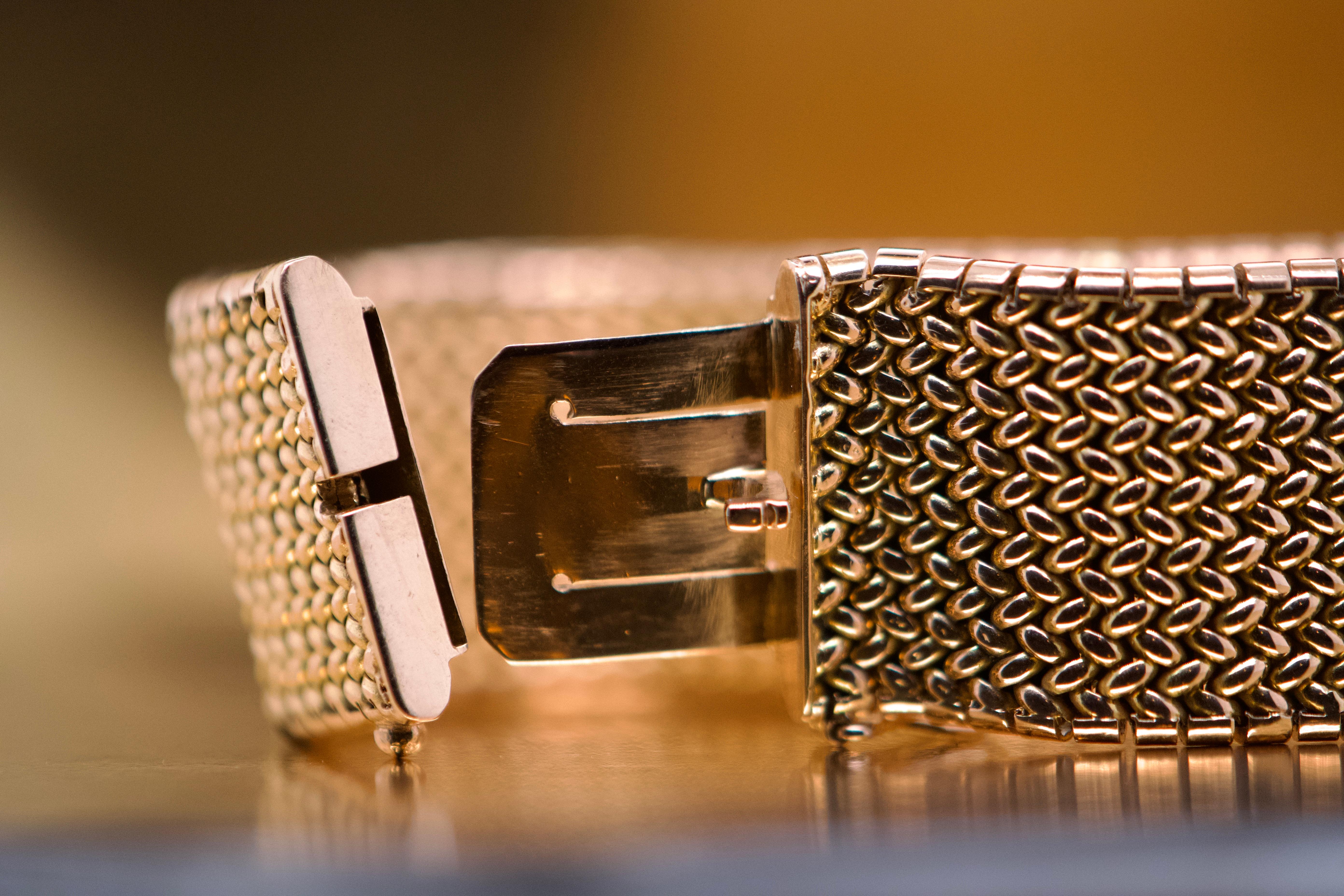 18 Carat Gold Milanese Link Bracelet In Excellent Condition For Sale In Vannes, FR