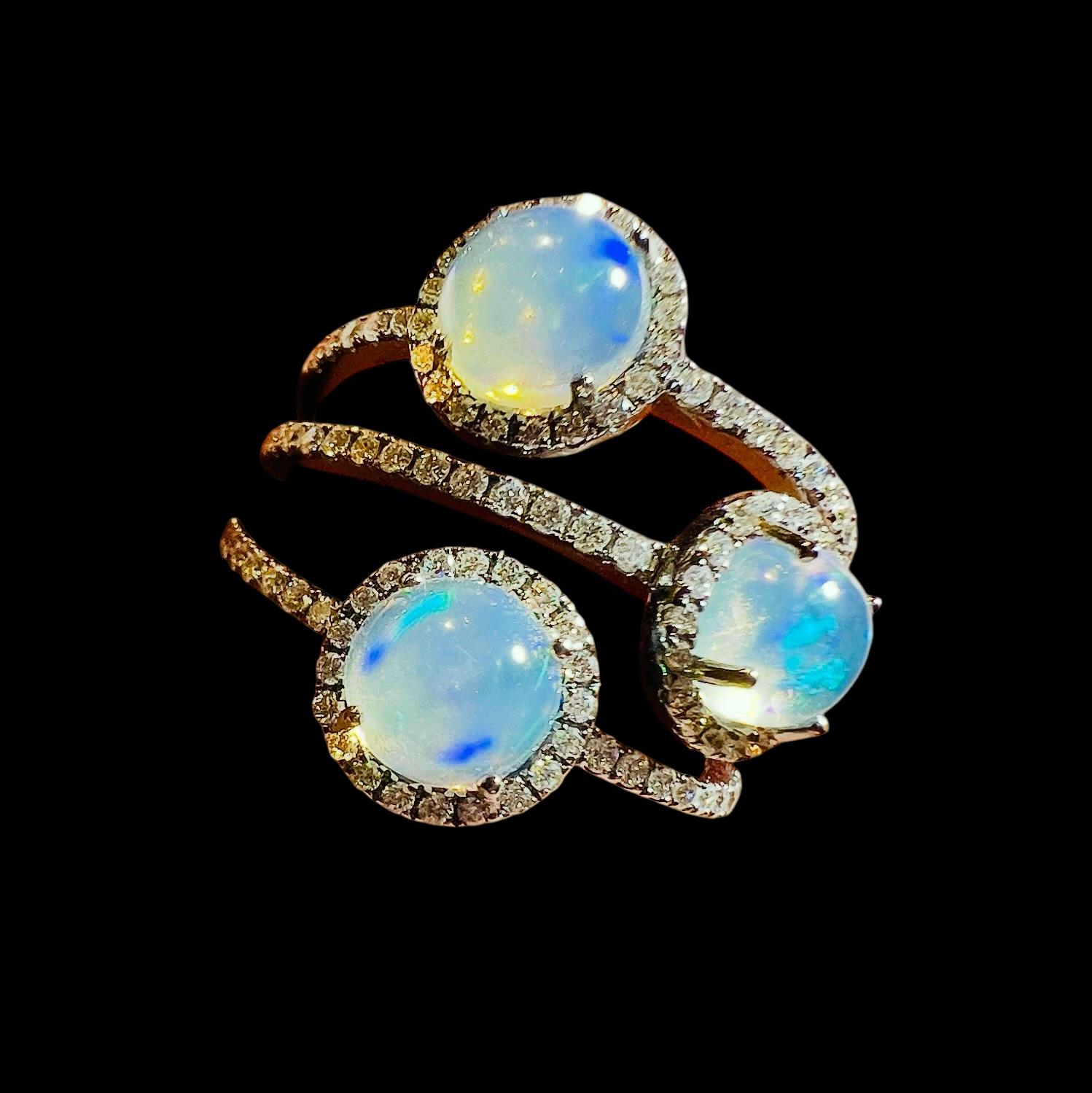 Anillo de oro de 18 quilates con ópalo y diamantes en venta 5